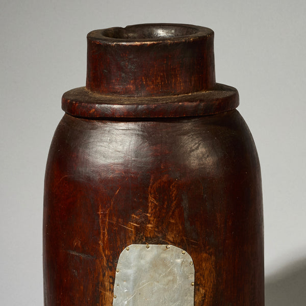 A SUPER PATINATED +REPAIRED LARGE HONEY POT, TUTSI TRIBE RWANDA  ( No 4910 )