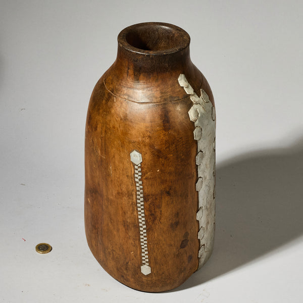 A FANTASTICALLY REPAIRED LARGE HONEY POT, TUTSI TRIBE RWANDA  ( No 4909)