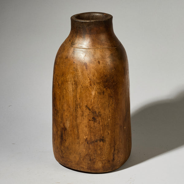 A FANTASTICALLY REPAIRED LARGE HONEY POT, TUTSI TRIBE RWANDA  ( No 4909)