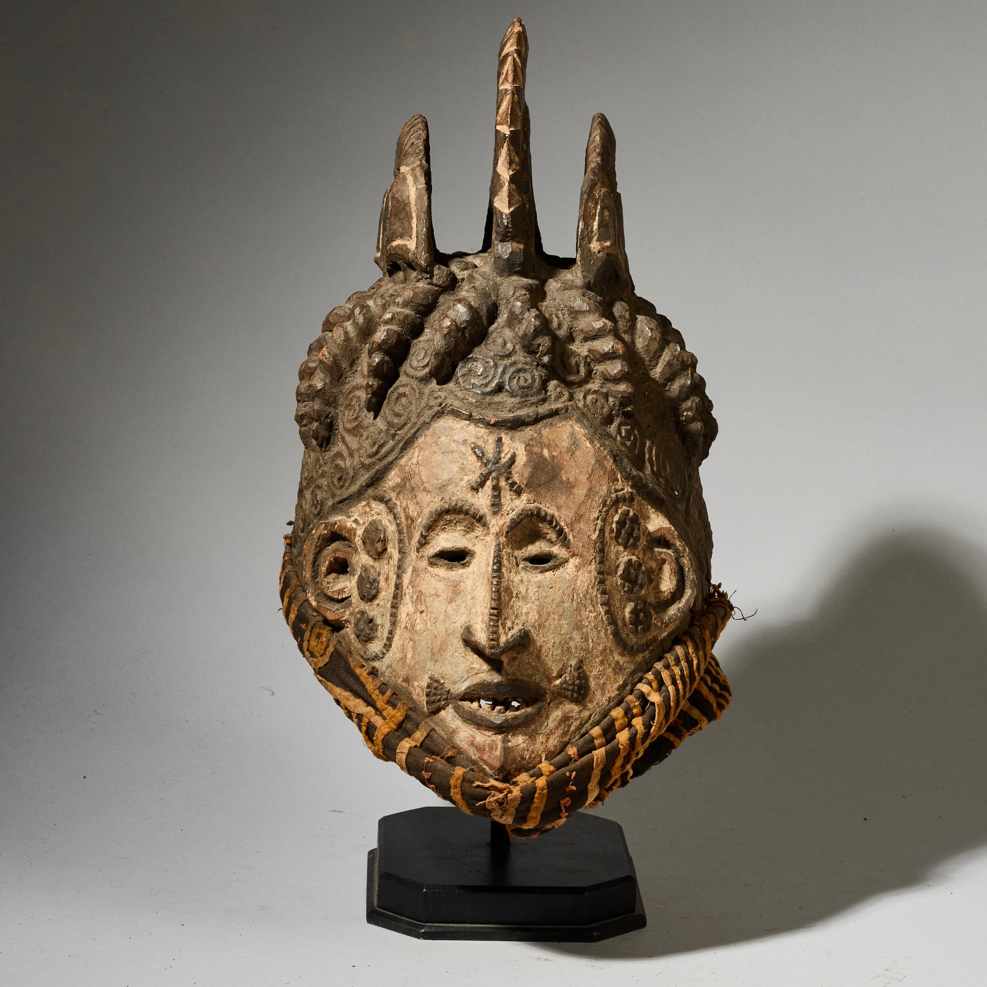 RESERVED DL AN OLD IGBO MASK EX UK COLL., NIGERIA W AFRICA (No 4968)