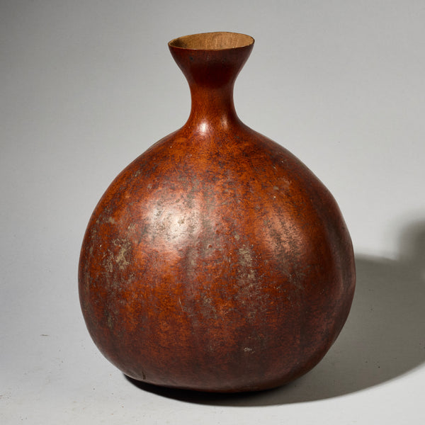 A GLORIOUS GOURD FROM TUTSI TRIBE OF RWANDA ( No 4955 )