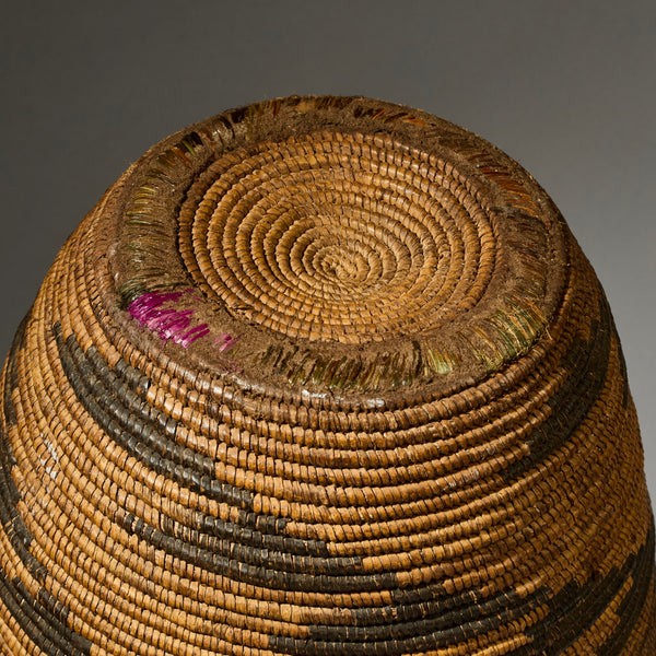 A LARGE WOVEN GRASS BASKET FROM TUTSI TRIBE OF RWANDA  ( No 4774 )