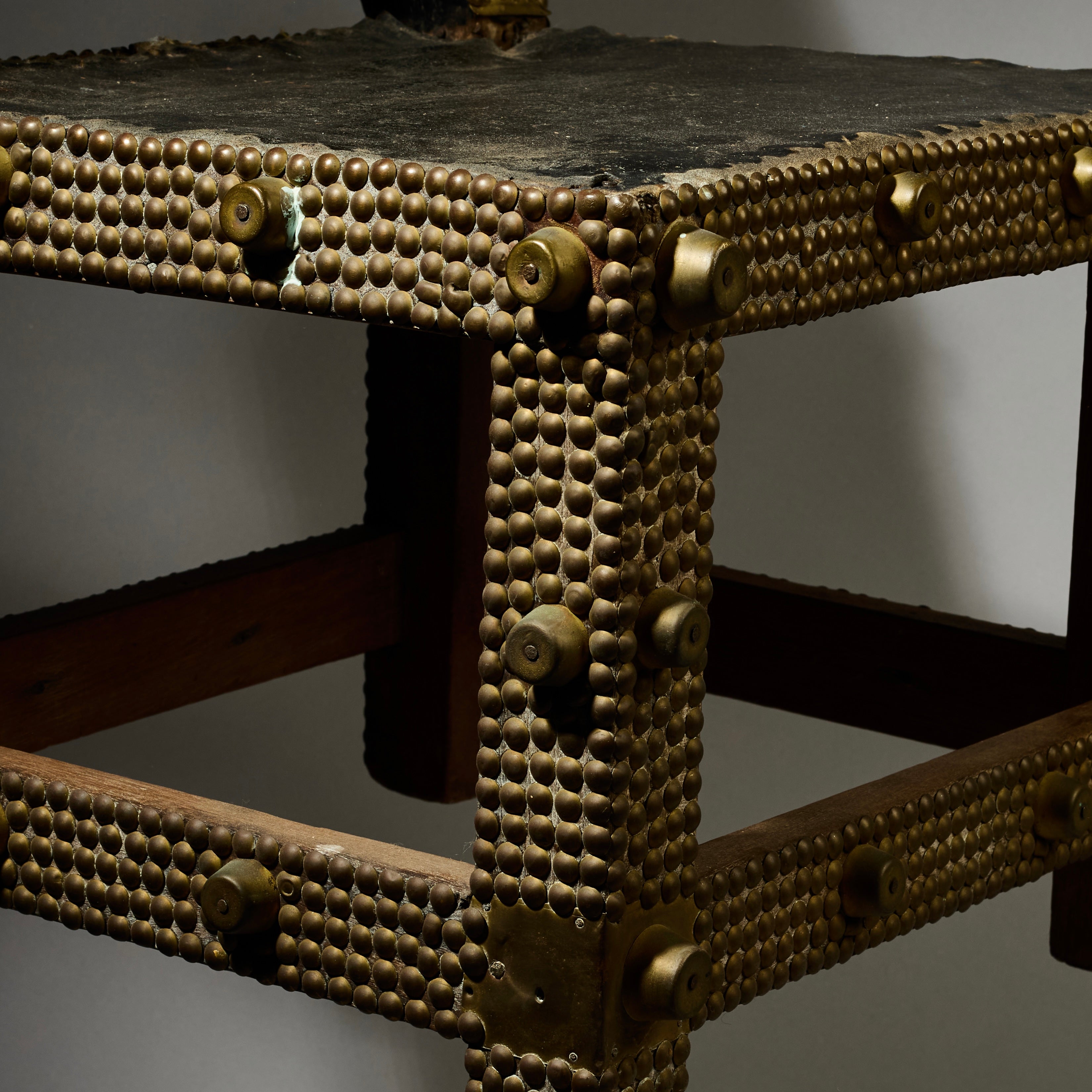 RESERVED DL A HEAVILY ADORNED ASHANTI TRIBE OF GHANA CHIEFS CHAIR EX UK COLLECTION  ( No 4773 )