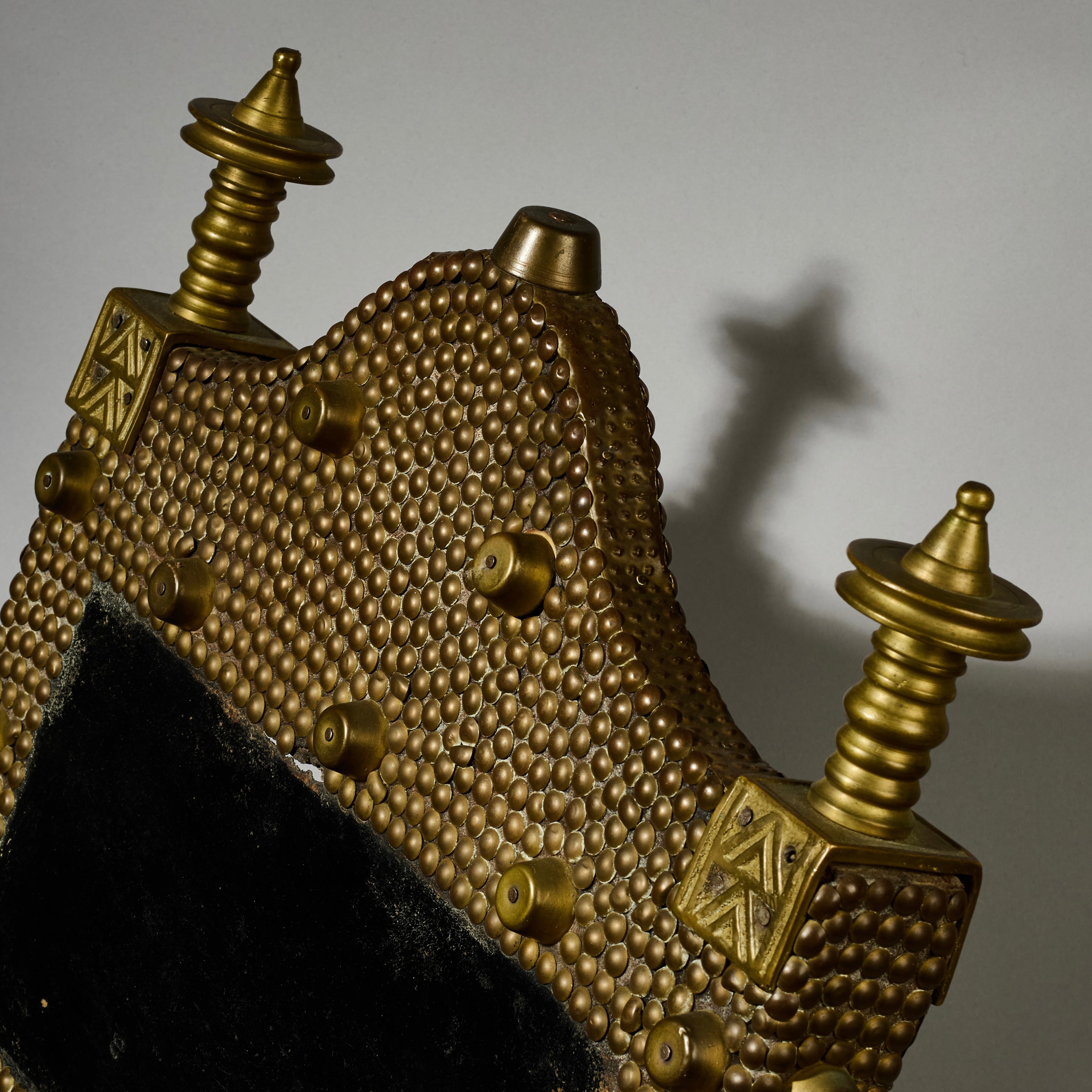 RESERVED DL A HEAVILY ADORNED ASHANTI TRIBE OF GHANA CHIEFS CHAIR EX UK COLLECTION  ( No 4773 )