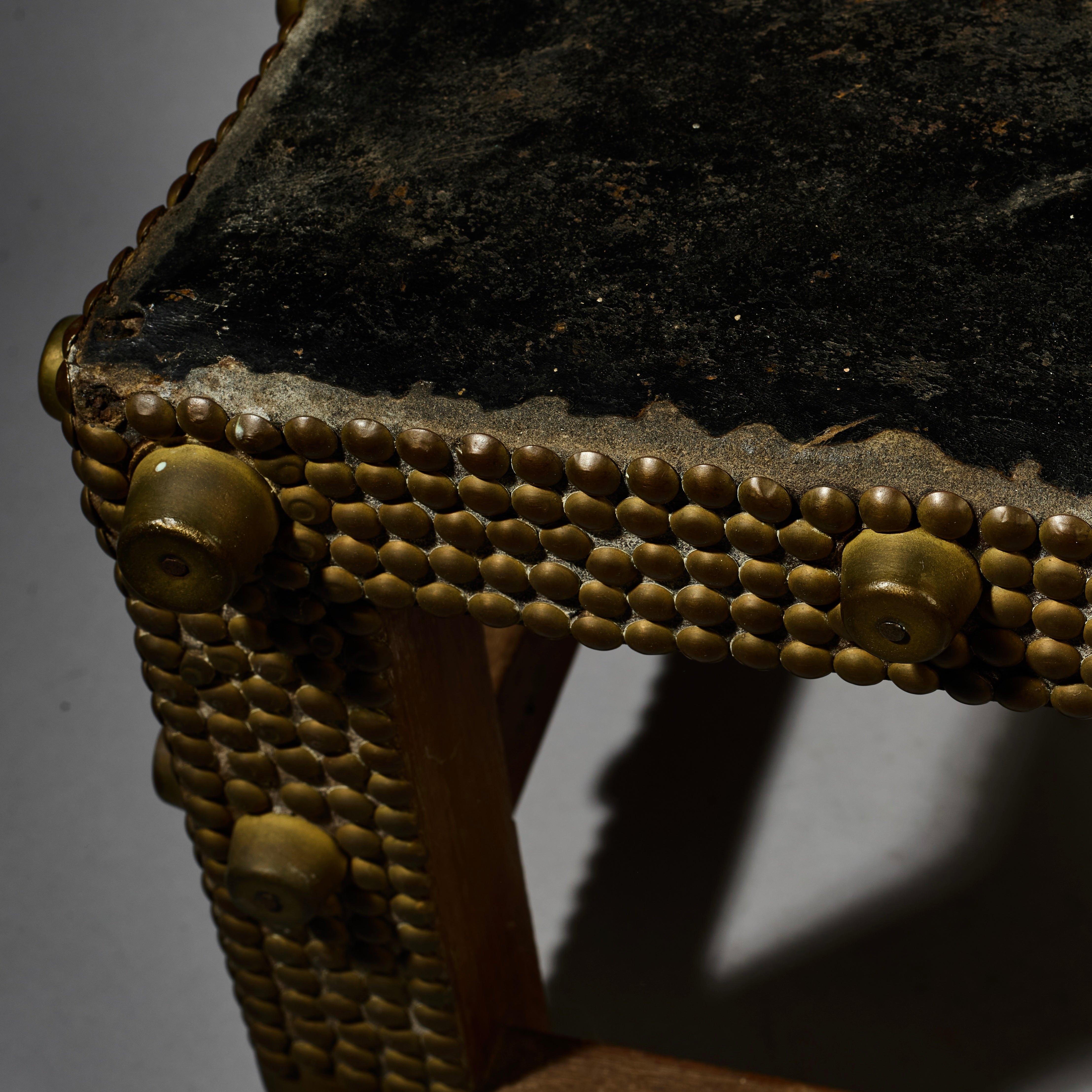 RESERVED DL A HEAVILY ADORNED ASHANTI TRIBE OF GHANA CHIEFS CHAIR EX UK COLLECTION  ( No 4773 )