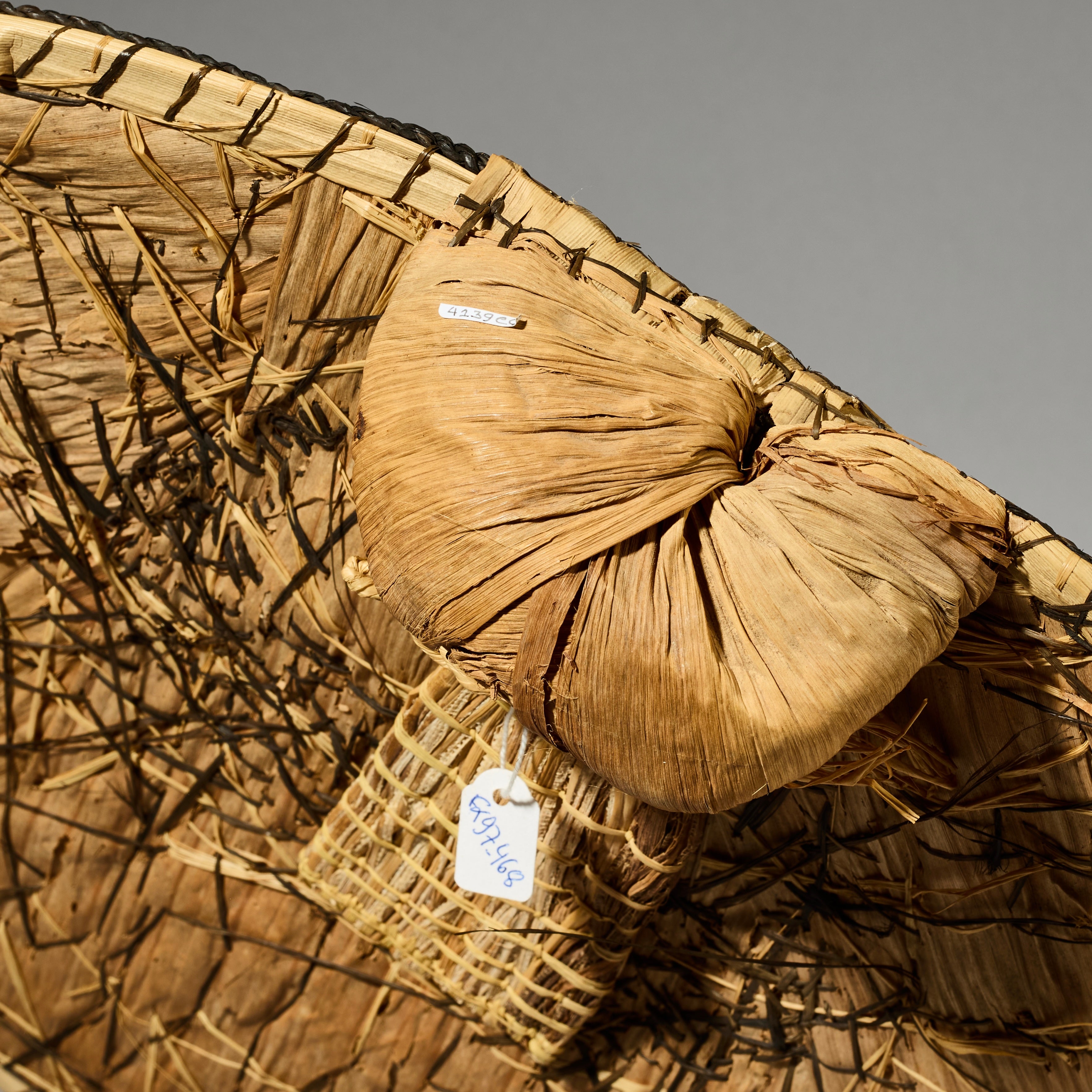 A BEAUTIFUL MANGBETU TRIBE REAR SKIRT DECORATION FROM THE CONGO EX UK COLLECTION  ( No 4961)