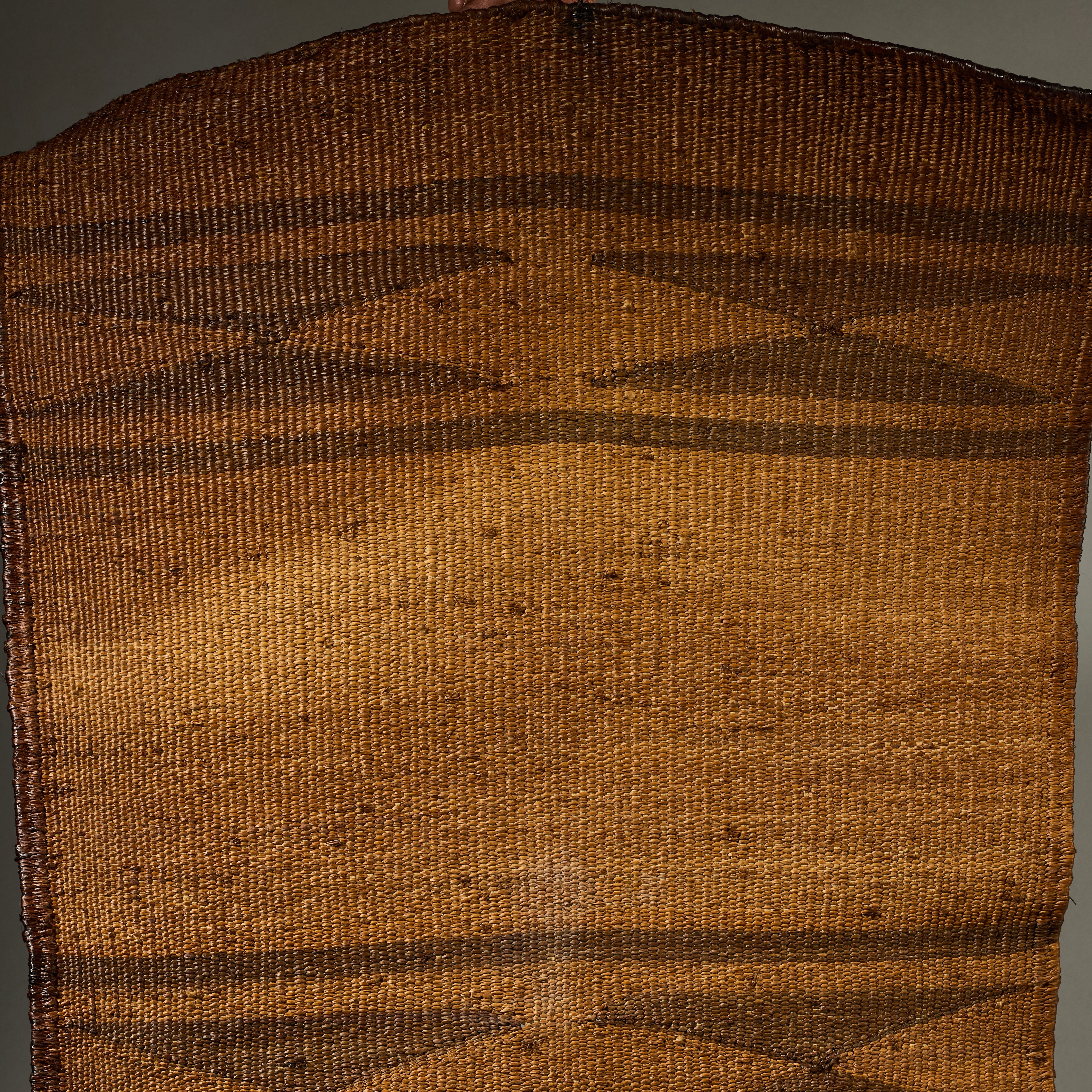 A GRAPHIC TUTSI TRIBE MAT FROM RWANDA( No 4782 )