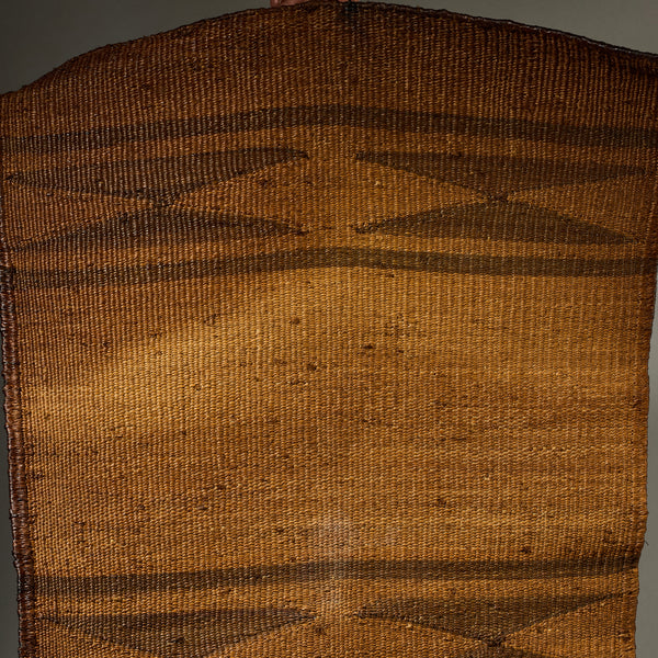 A GRAPHIC TUTSI TRIBE MAT FROM RWANDA( No 4782 )