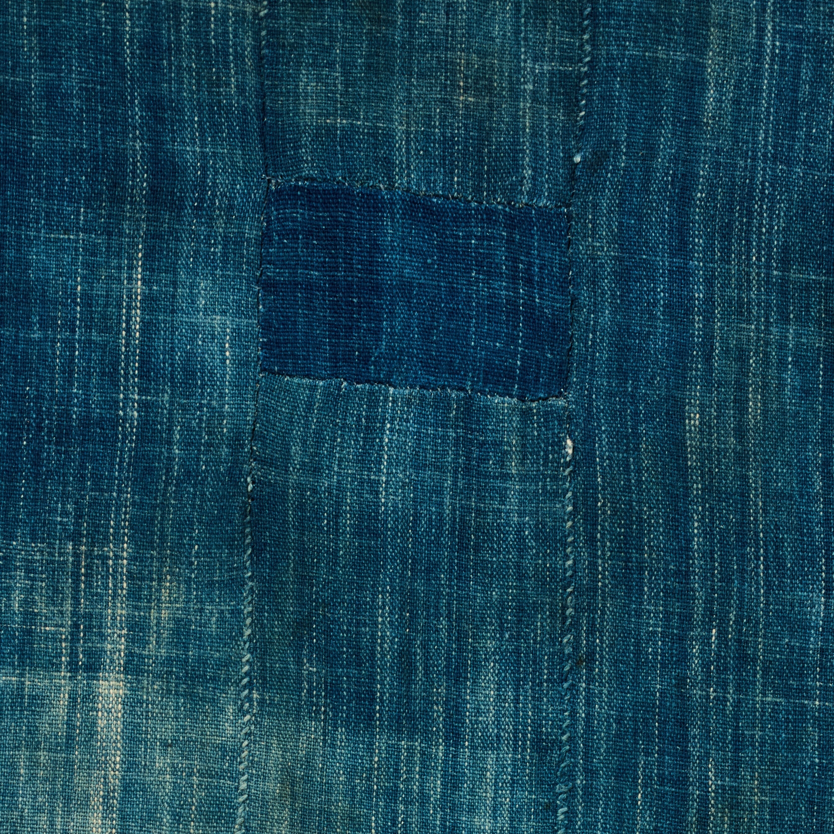 A RICH INDIGO MOSSI  TRIBE  WOMANS CLOTH, BURKINA FASO  ( No 4738 )