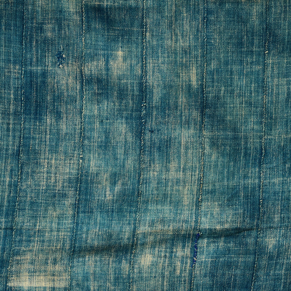 A  WELL PATINATED INDIGO WOMANS CLOTH, MOSSI TRIBE BURKINA FASO ( No 4914 )