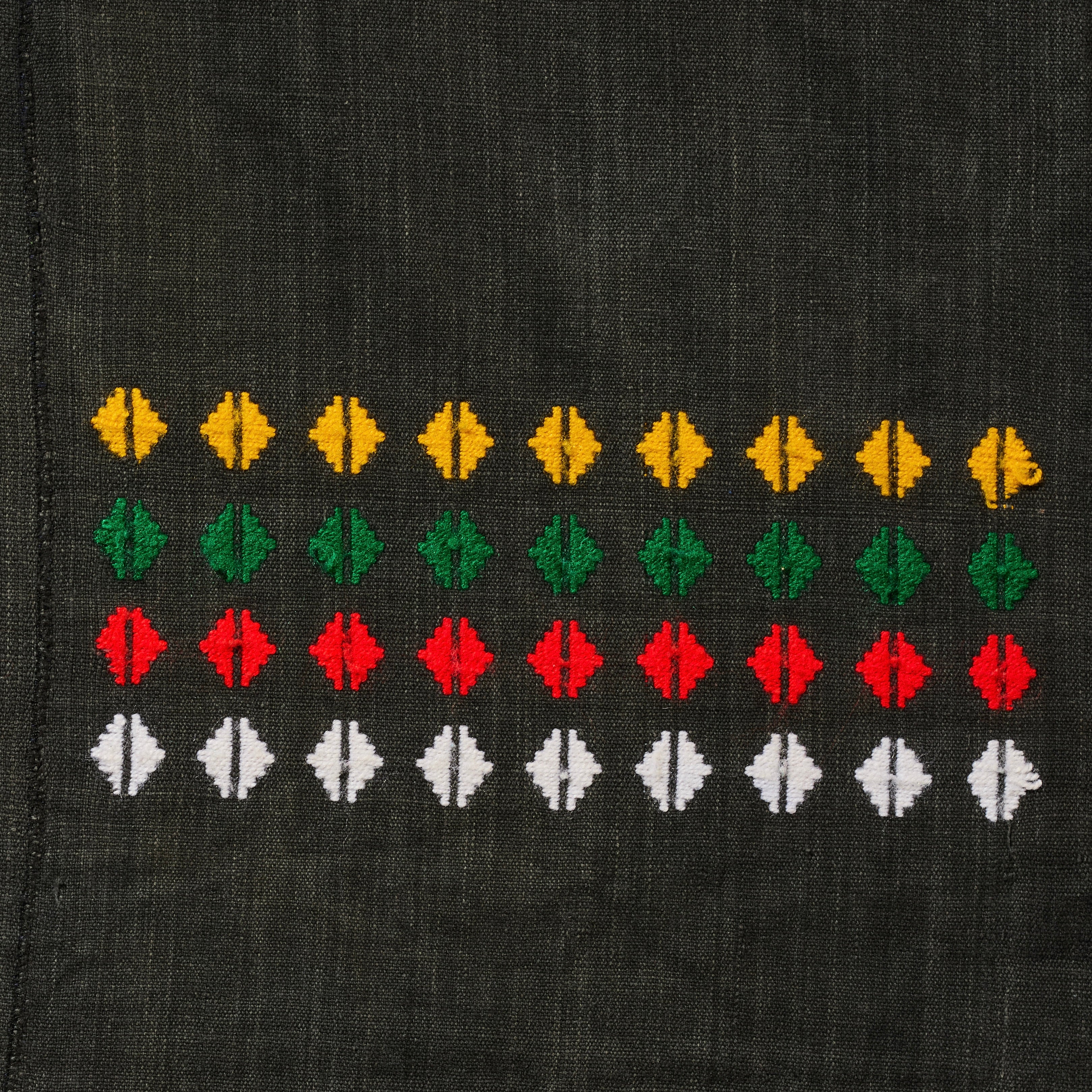 A VERY UNSUAL PATTERNED  WOMANS CLOTH, FROM FULANI IN  BURKINA FASO ( No 4758 )