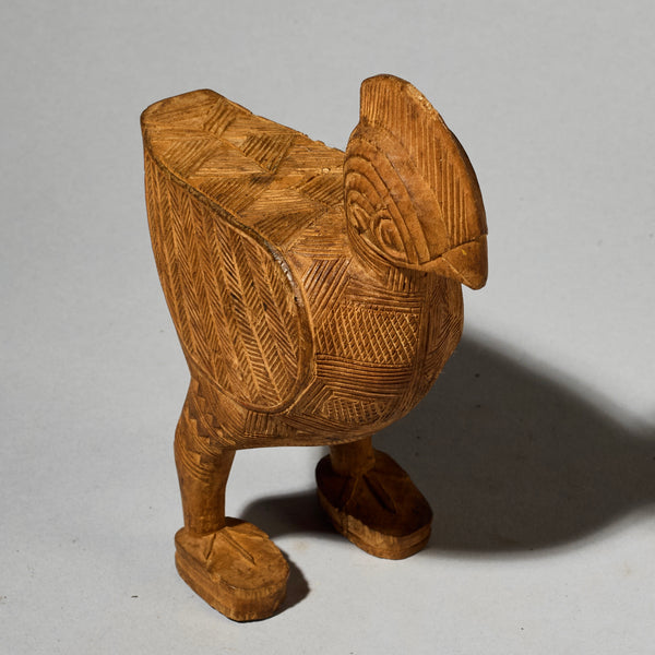 AN ADORABLE BAULE CHIEFS BIRD SYMBOL , EX GOLD LEAF, IVORY COAST (No 4912 )