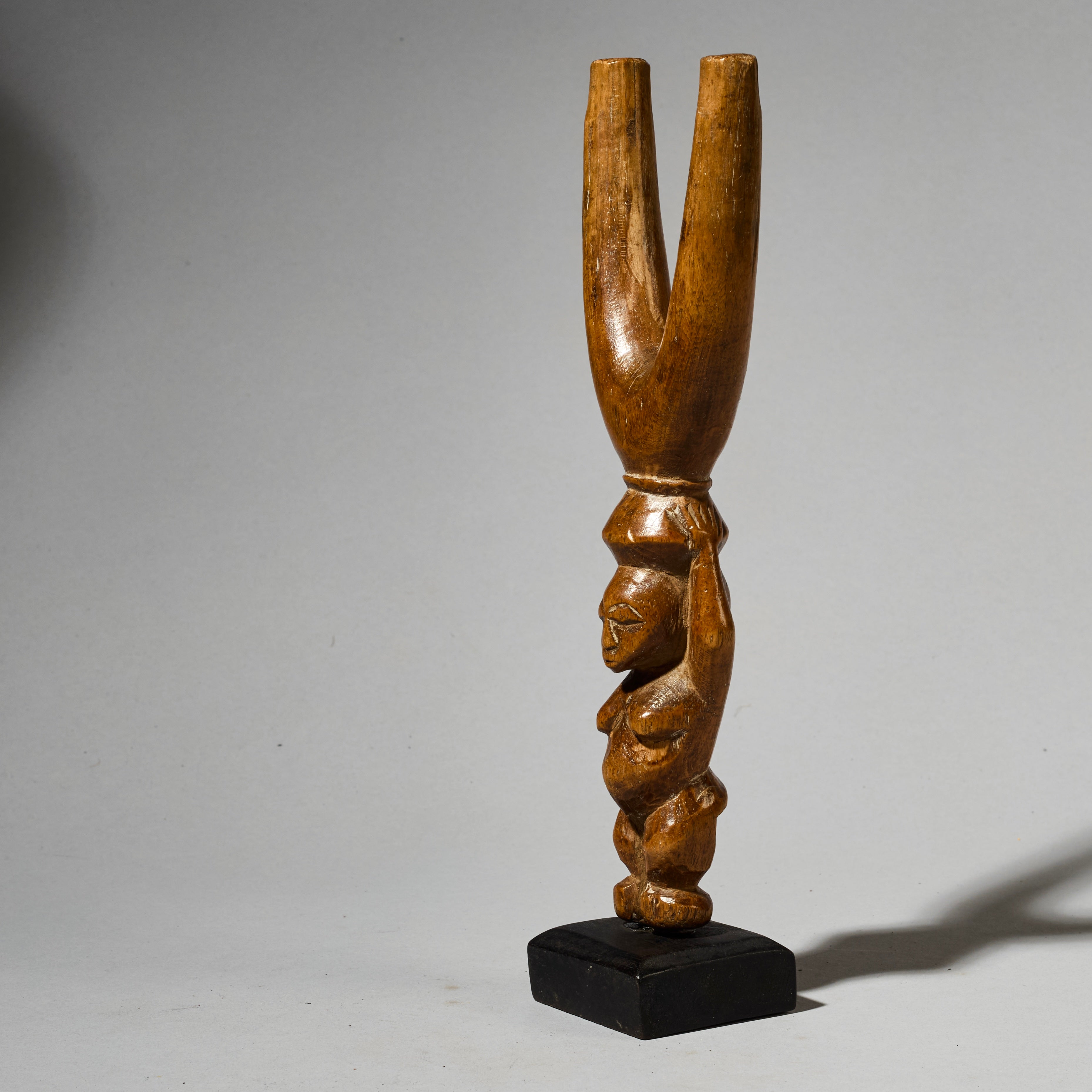 A FAB FEMALE FIGURATIVE CATAPULT FROM THE IVORY COAST, W.AFRICA ( No 4888 )