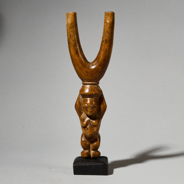 A FAB FEMALE FIGURATIVE CATAPULT FROM THE IVORY COAST, W.AFRICA ( No 4888 )