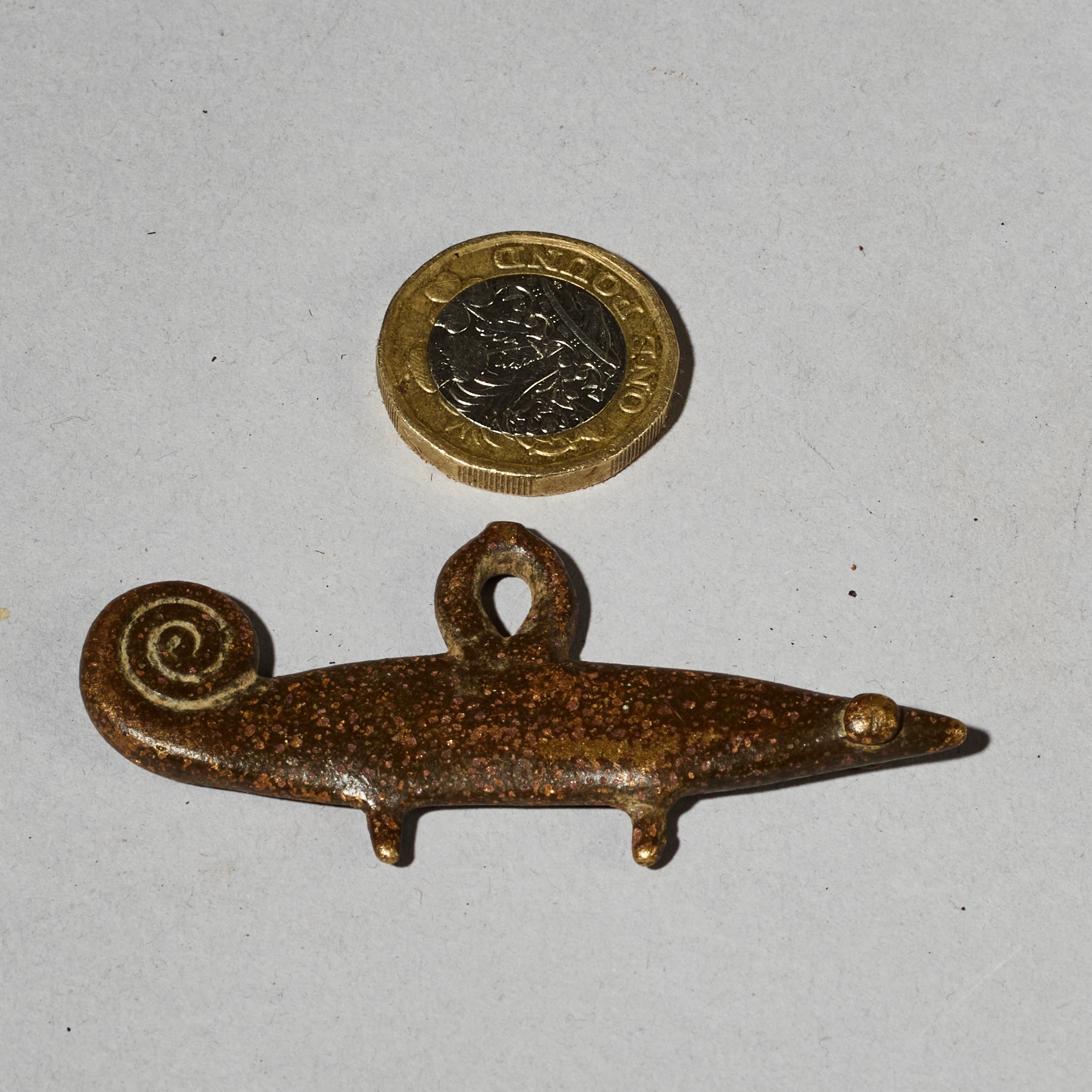A CHARMING SENUFO DIVINATION PENDANT FROM THE IVORY COAST ( No 4922 )