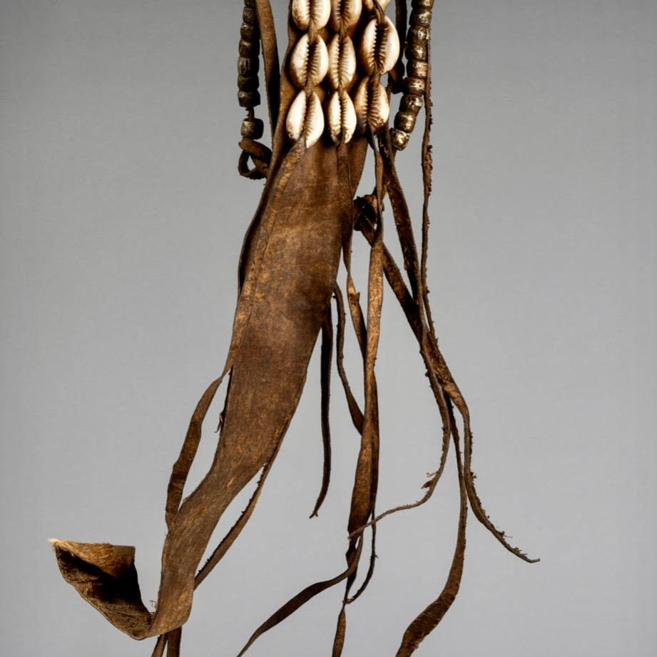 Shell Kenya Design A LEATHER, RECYCLED METAL, COWRIE SHELL NECKLACE FROM KENYA ( No 1448