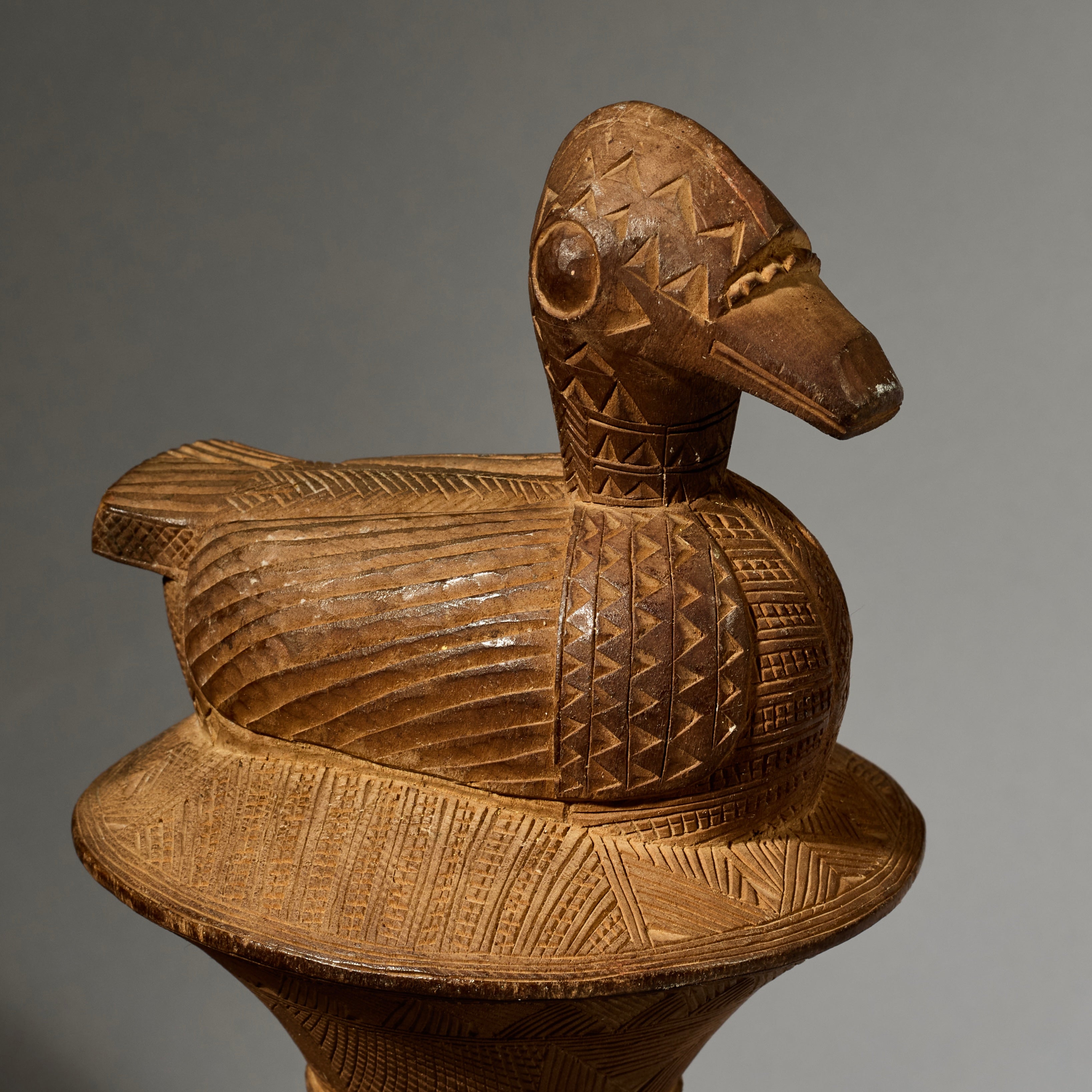 A FINE LARGE BAULE BIRD FLY WHISK EX GOLD LEAF,IVORY COAST W. AFRICA (No 4992)