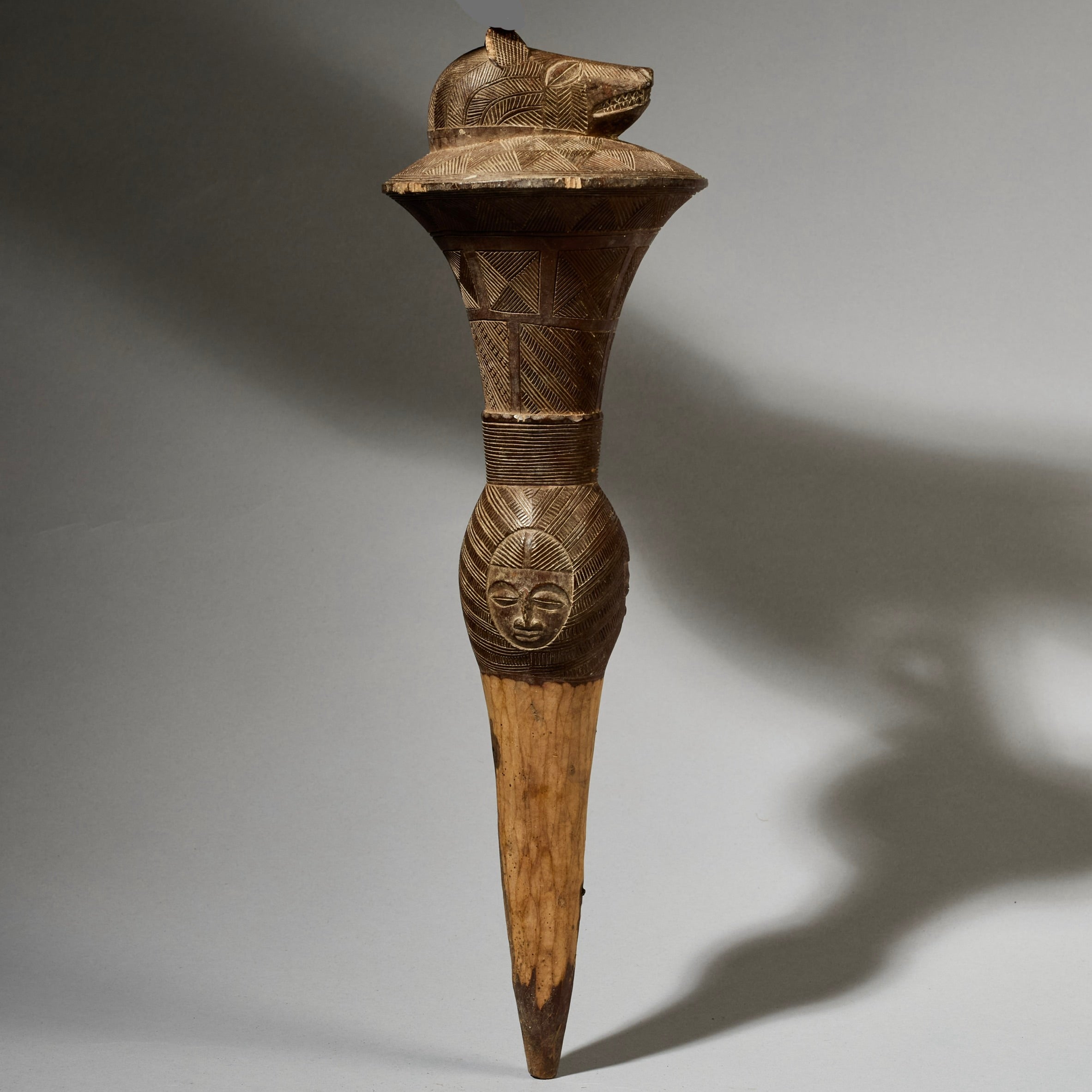 AN UNSUAL ANIMAL BAULE FLY WHISK EX GOLD LEAF,IVORY COAST W. AFRICA (No 4994 )