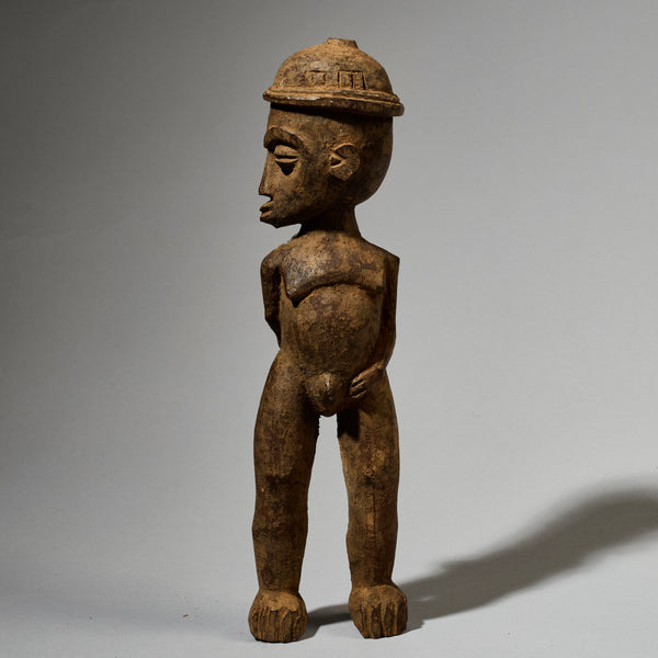 A DYNAMIC LOBI TRIBE THIL STATUE WITH UNUSUAL FEATURES AND SIDEWAYS FORM  ( No 5001)