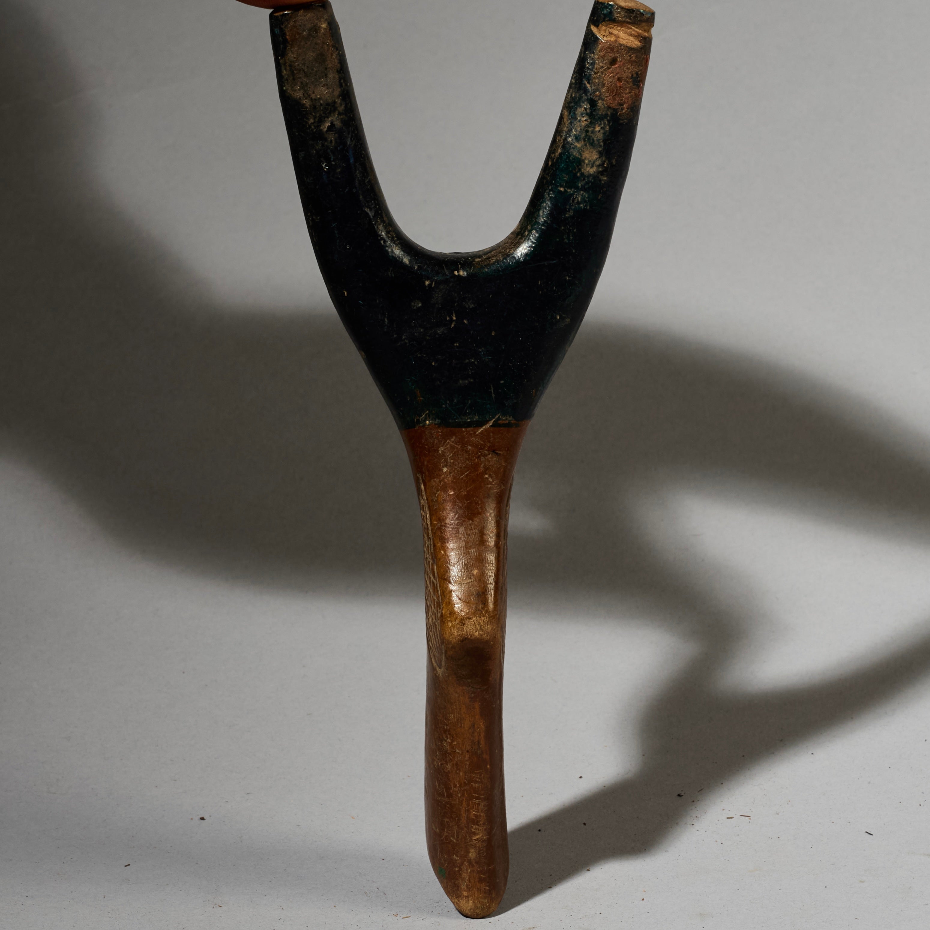 A WELL REFINED  BAULE TRIBE CATAPULT , IVORY COAST (  No 4974 )