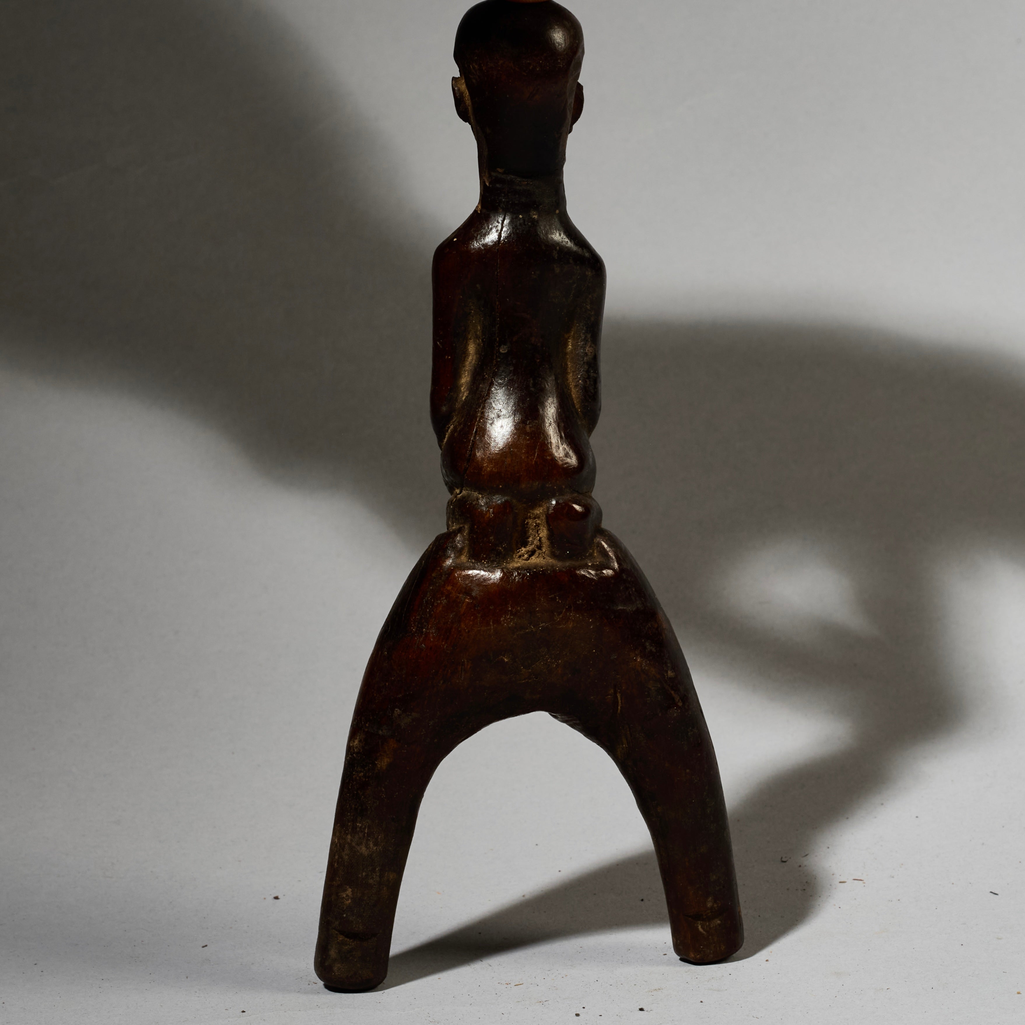 A ELEGANT FIGURATIVE BAULE TRIBE CATAPULT , IVORY COAST (  No 4976 )