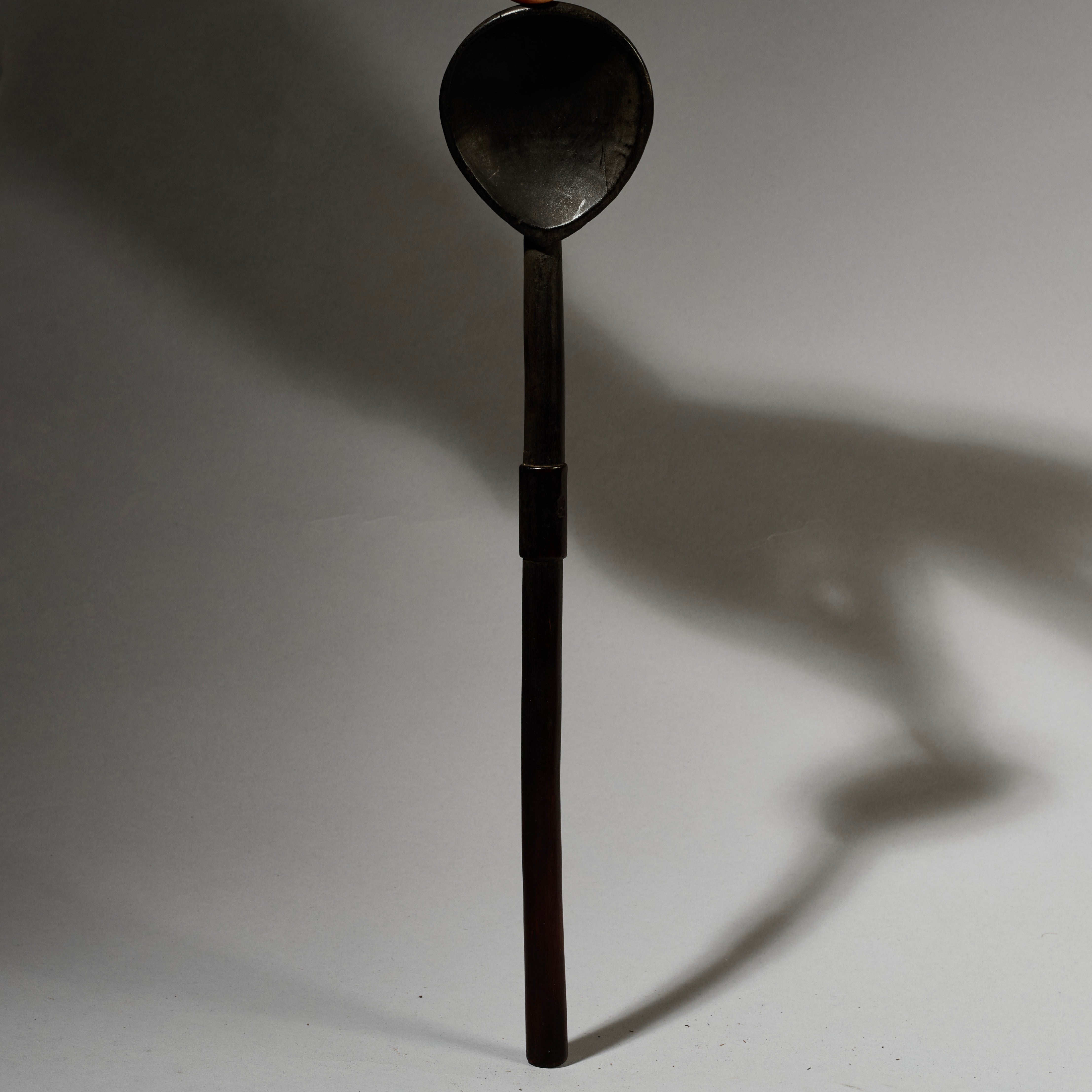 AN ENGRAVED OLD ZULU SPOON  , EX UK COLLECTION [ No 4989 )