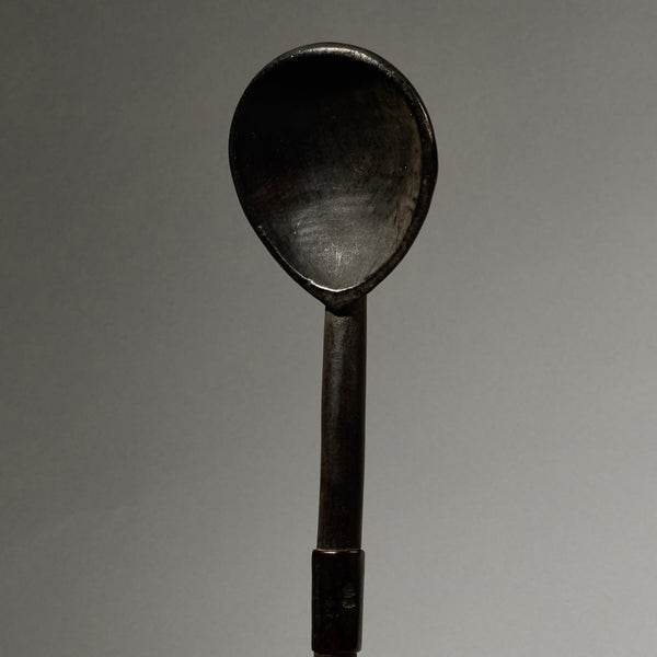 AN ENGRAVED OLD ZULU SPOON  , EX UK COLLECTION [ No 4989 )