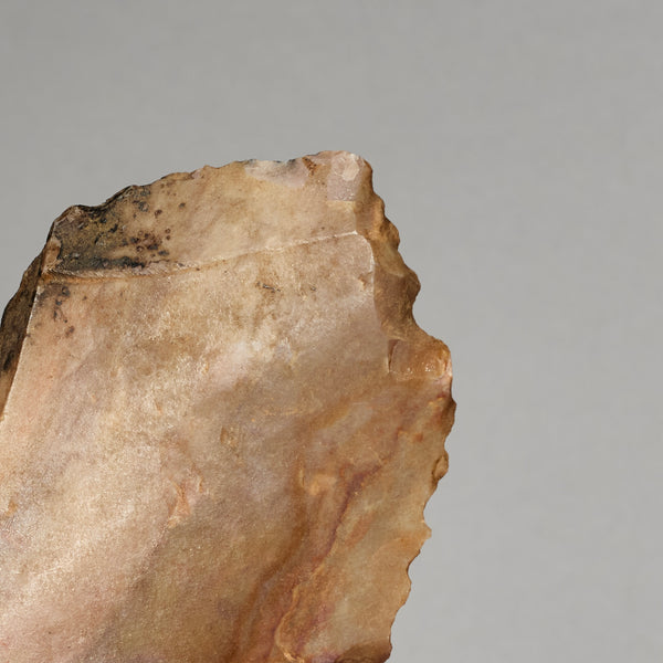 AN AIR MOUNTAIN, ANCIENT STONE SCRAPING TOOL , SAHARA ( No 5024 )