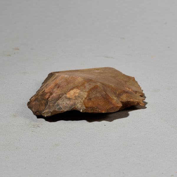 AN AIR MOUNTAIN, ANCIENT STONE SCRAPING TOOL , SAHARA ( No 5024 )