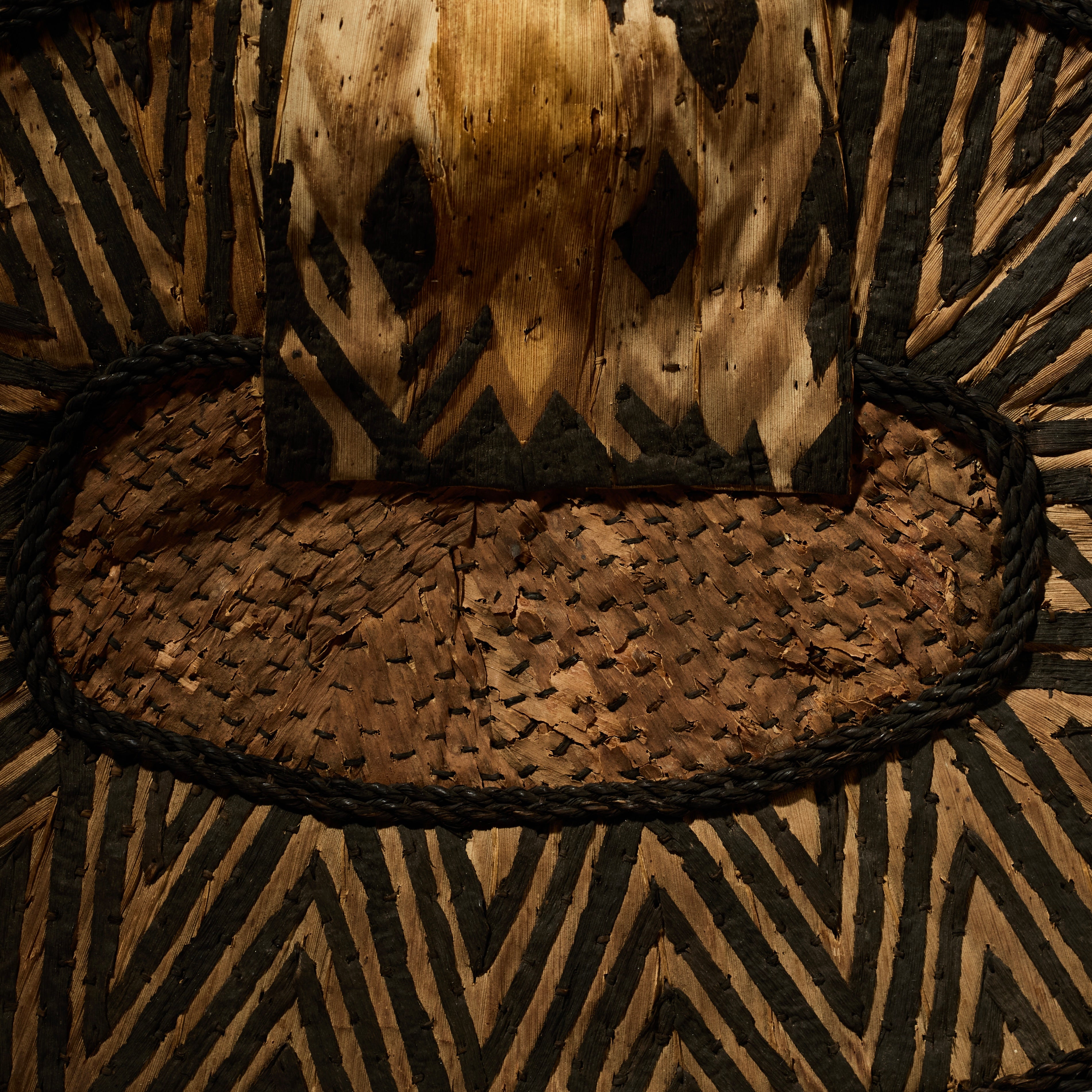 A SUPER DUPER ANTIQUE BARK BOTTOM COVER, EX UK COLL. MANGBETU  TRIBE OF THE CONGO( No 5056)