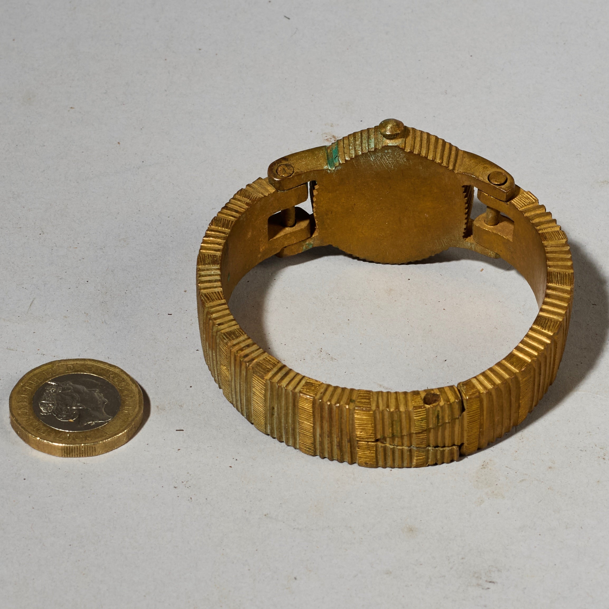Sold Jg AN INSPIRED PRESTIGE “WATCH” FROM THE IVORY COAST( No 5048)