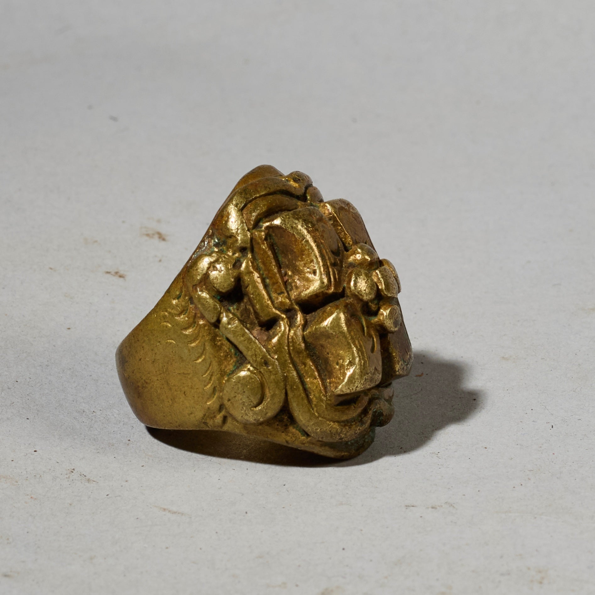 A LARGE DETAILED BRONZE RING, BAULE TRIBE IVORY COAST ( No 4984 )