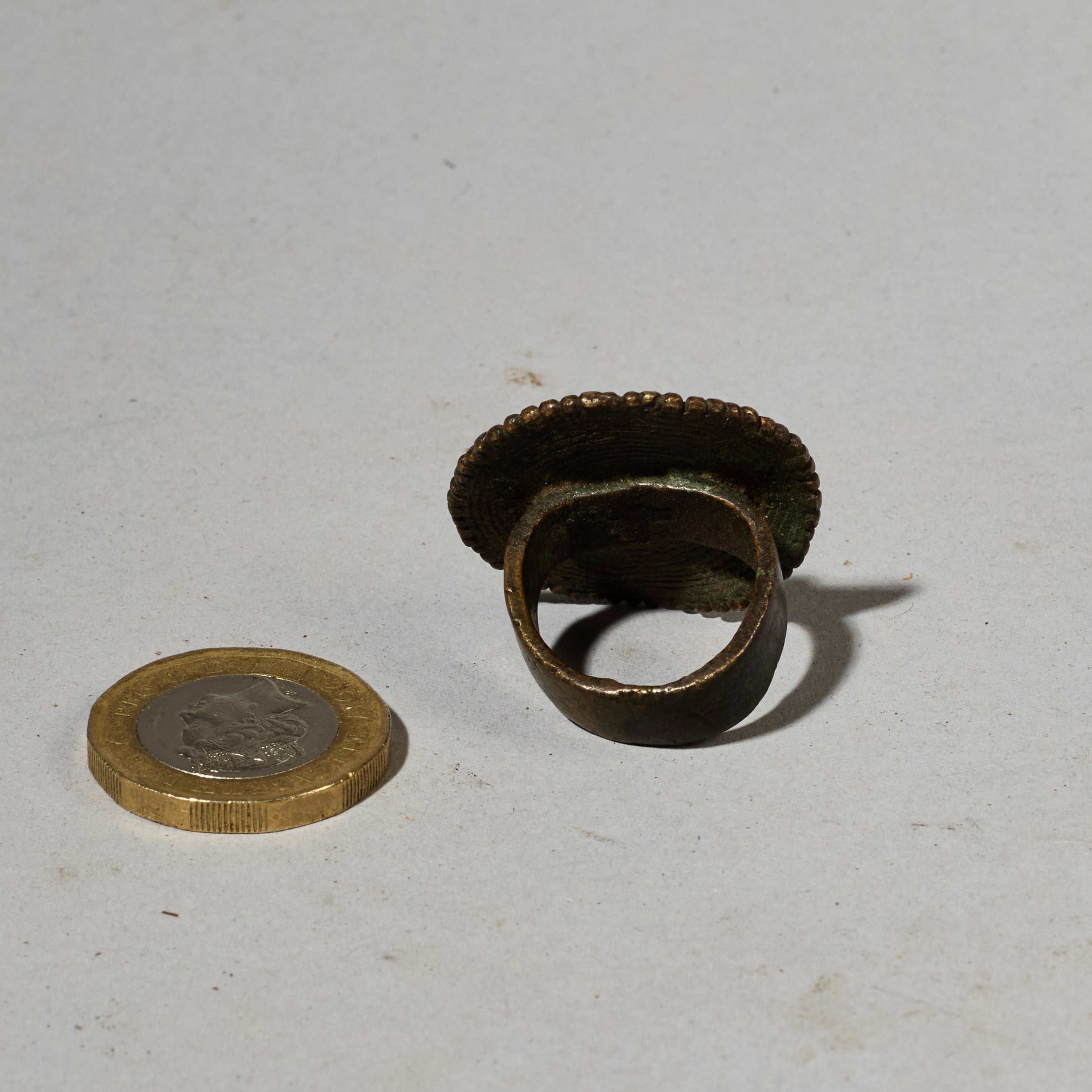 AN INTRICATELY DETAILED BRONZE RING, BAULE TRIBE IVORY COAST ( No 4985 )
