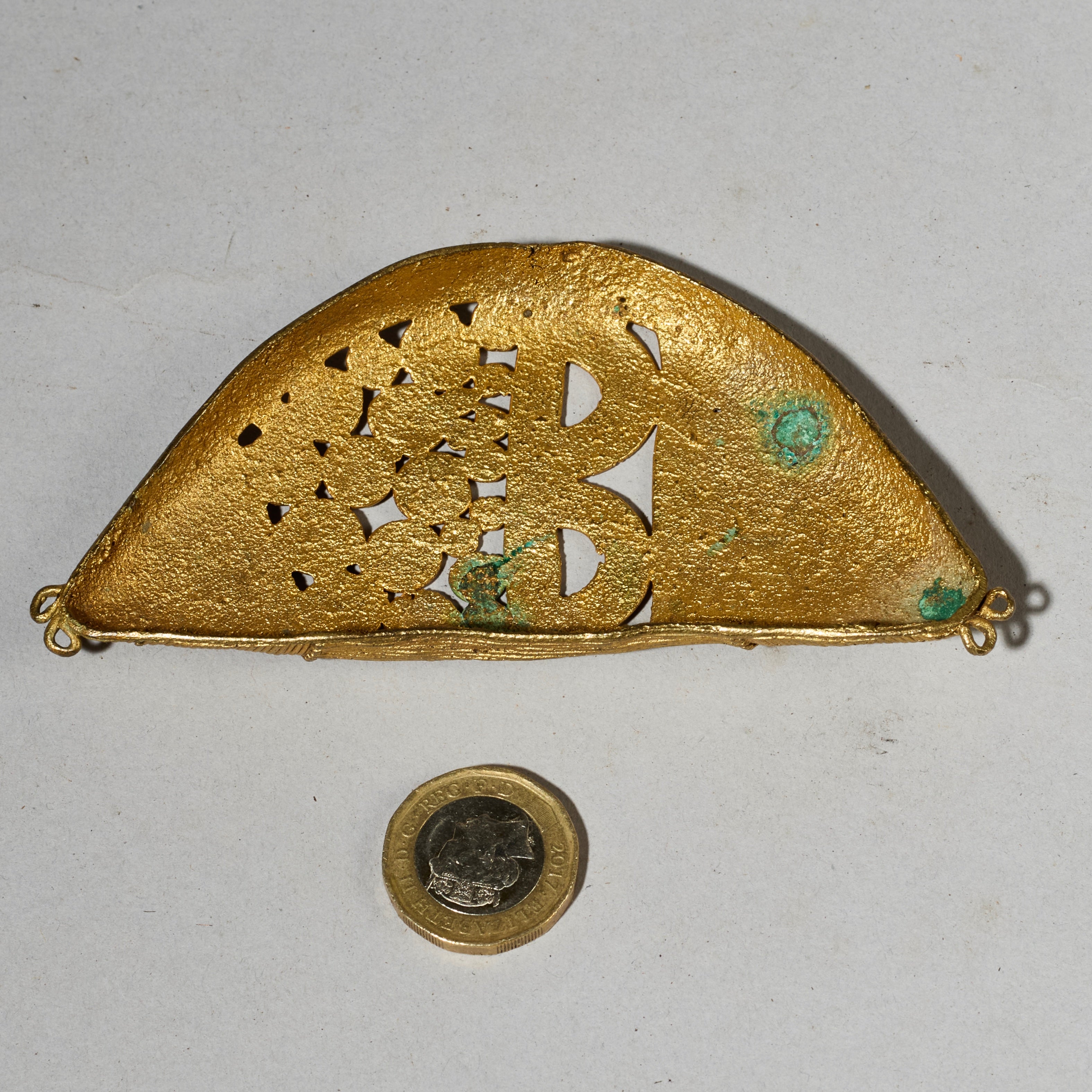A STRIKING BRASS GILT PENDANT,BAULE TRIBE  IVORY COAST (  No 5018 )