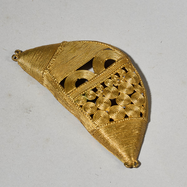 A STRIKING BRASS GILT PENDANT,BAULE TRIBE  IVORY COAST (  No 5018 )