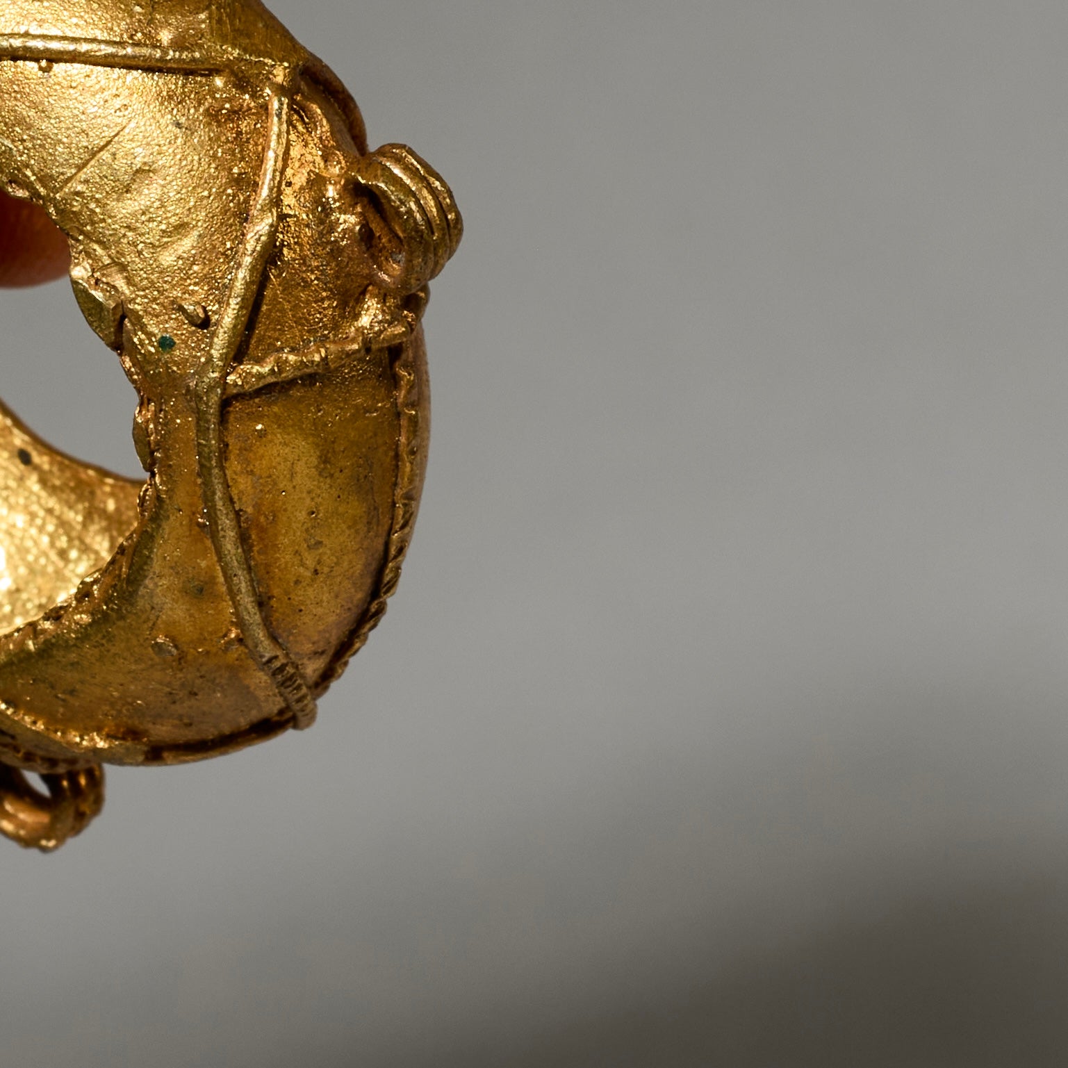 A CHARMING BAULE BRASS RING PENDANT , IVORY COAST (  No 5017 )