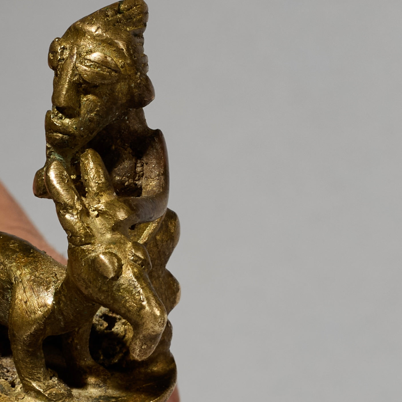 A BRONZE GOAT RING FROM THE BAULE TRIBE, IVORY COAST( No 5047 )