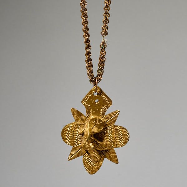 A LONG BRASS NECKLACE WITH CATFISH PENDANT , IVORY COAST (  No 4982 )