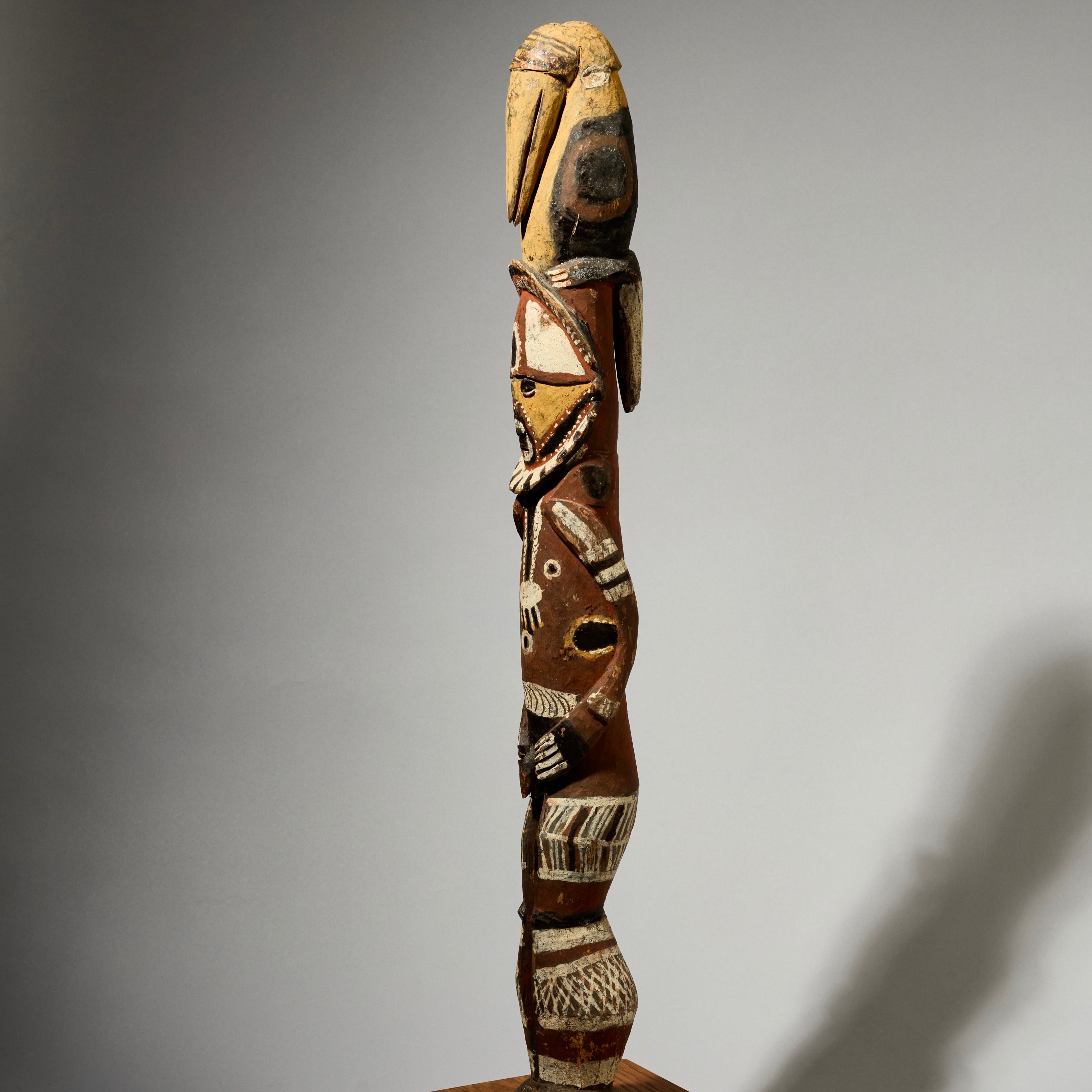 A SUPER ABELAM STATUE FROM PAPUA NEW GUINEA , PRETTY OCHRE PIGMENTS , TALL 85CM   ( No 5039)