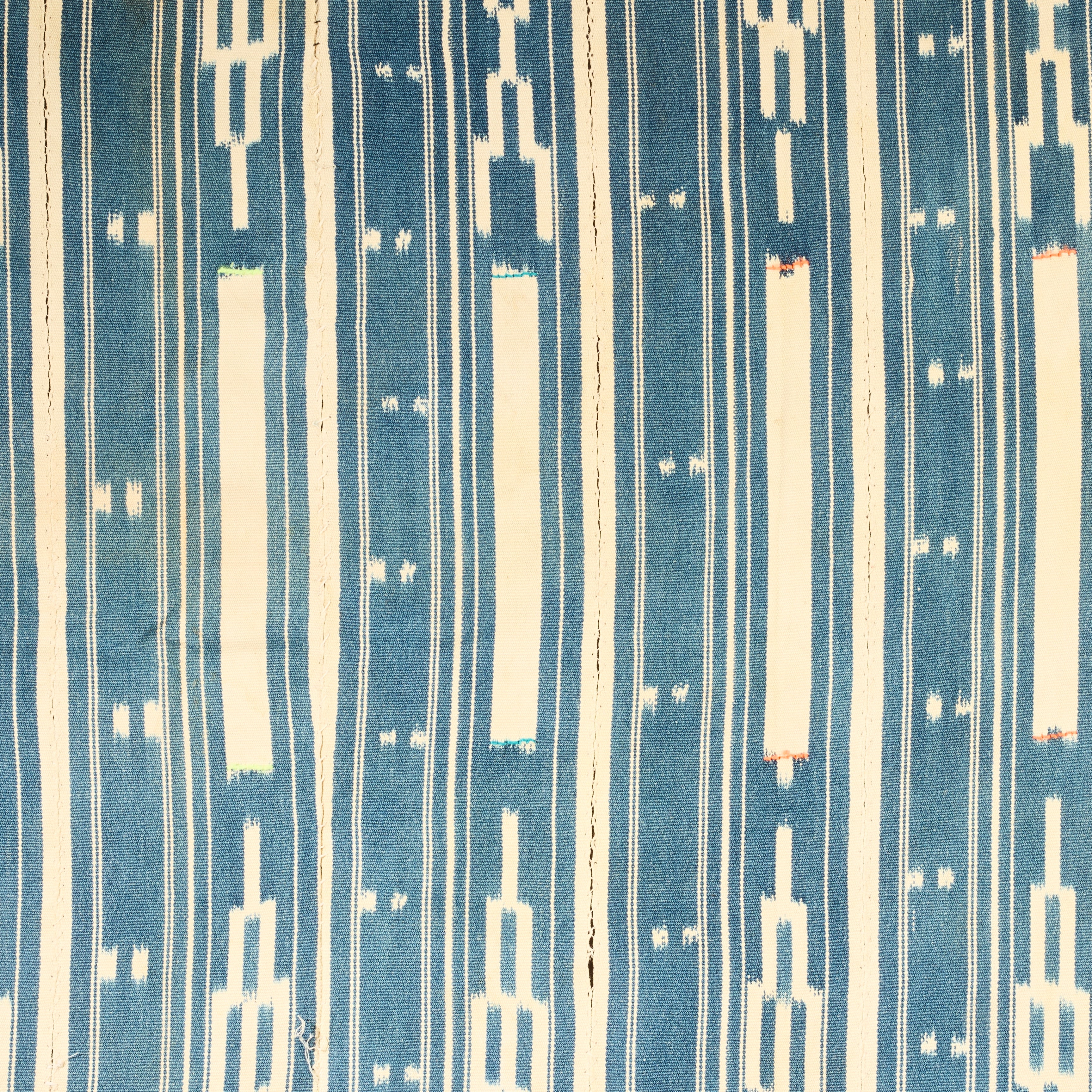 A STYLISH  BAULE TRIBE WOMANS CLOTH, IVORY COAST  ( No 5032 )
