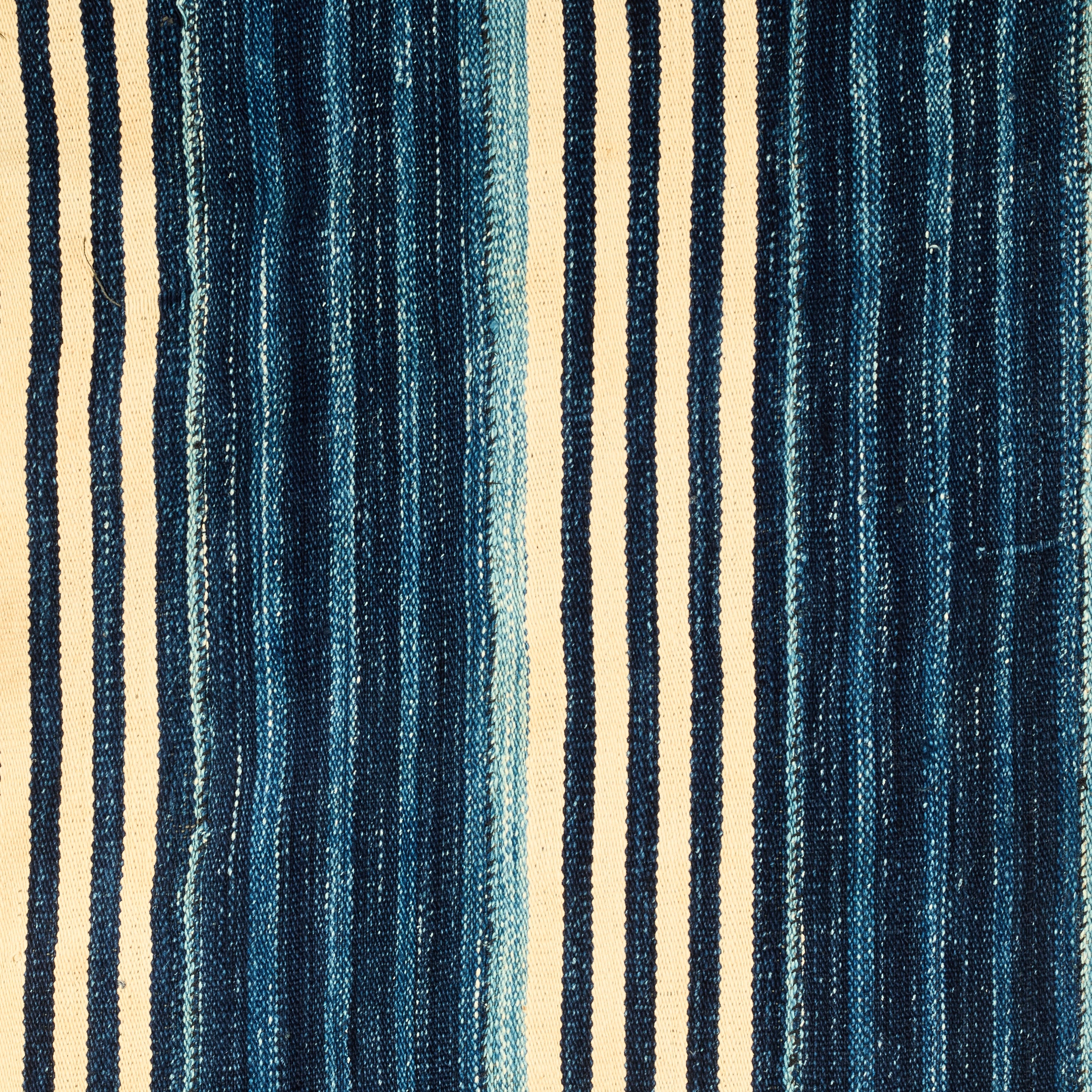 A BOLD STRIPED WOMANS CLOTH, NORTHERN GHANA ( No 5011)