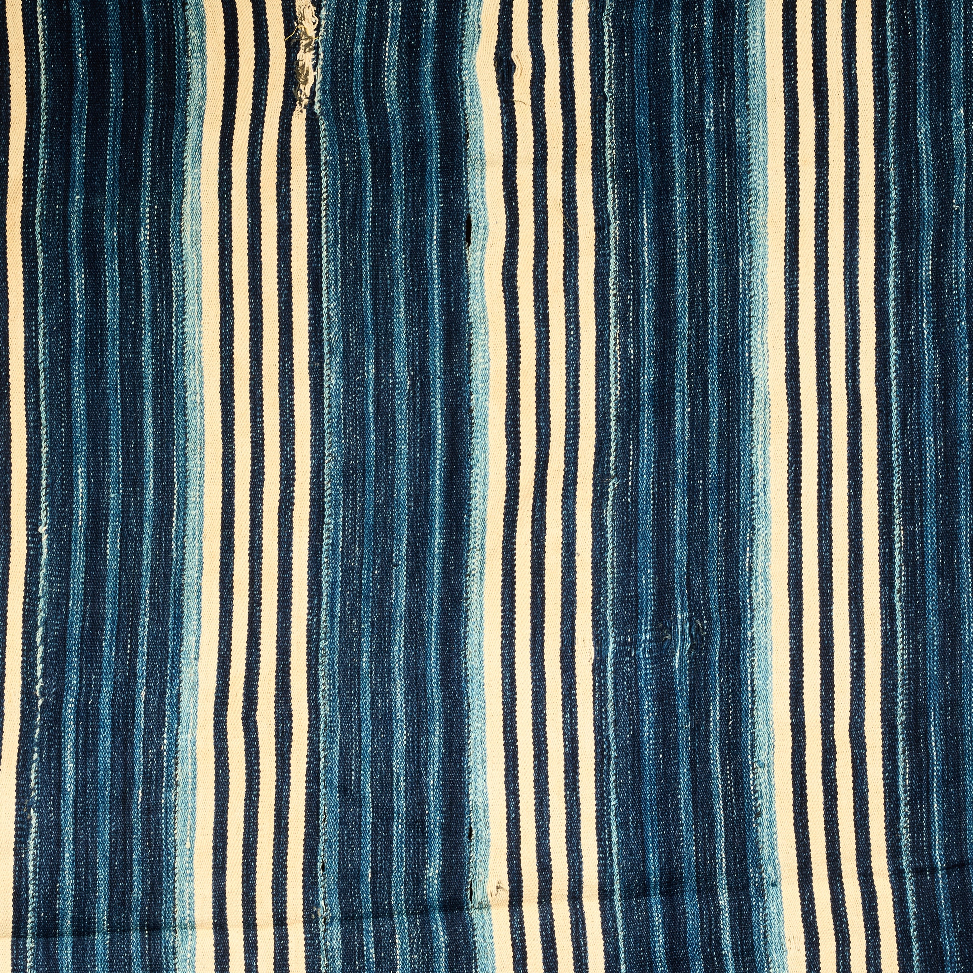 A BOLD STRIPED WOMANS CLOTH, NORTHERN GHANA ( No 5011)