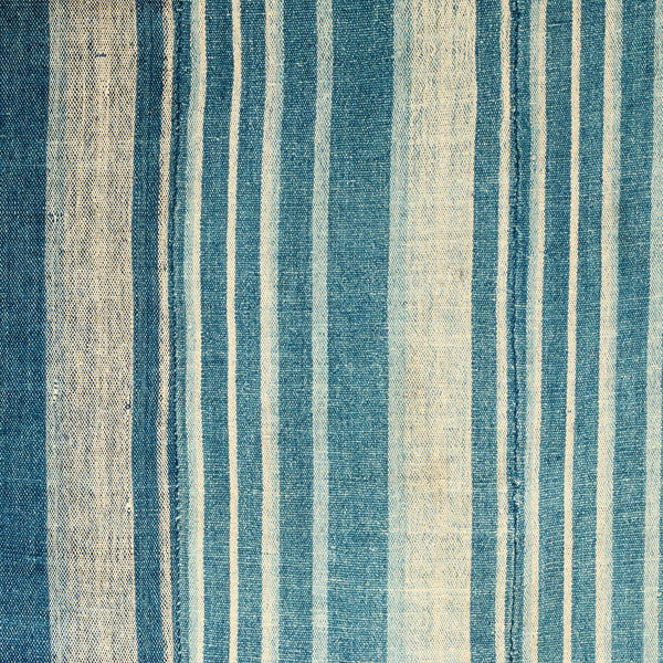 A GRAPHIC WOMANS CLOTH, NORTHERN GHANA ( No 5012)