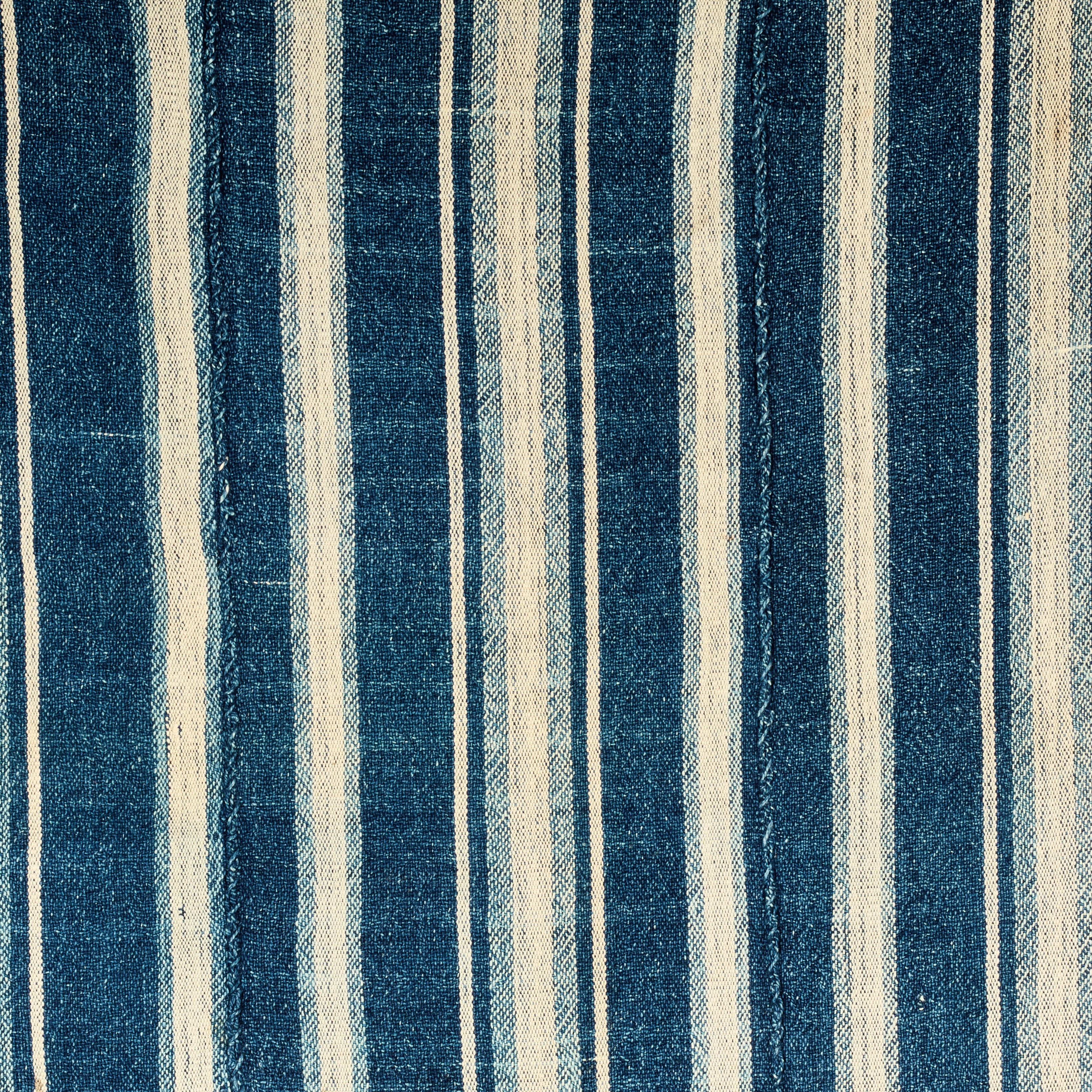 A SLEEK COTTON CLOTH FROM. NORTHERN GHANA     ( No 5043)
