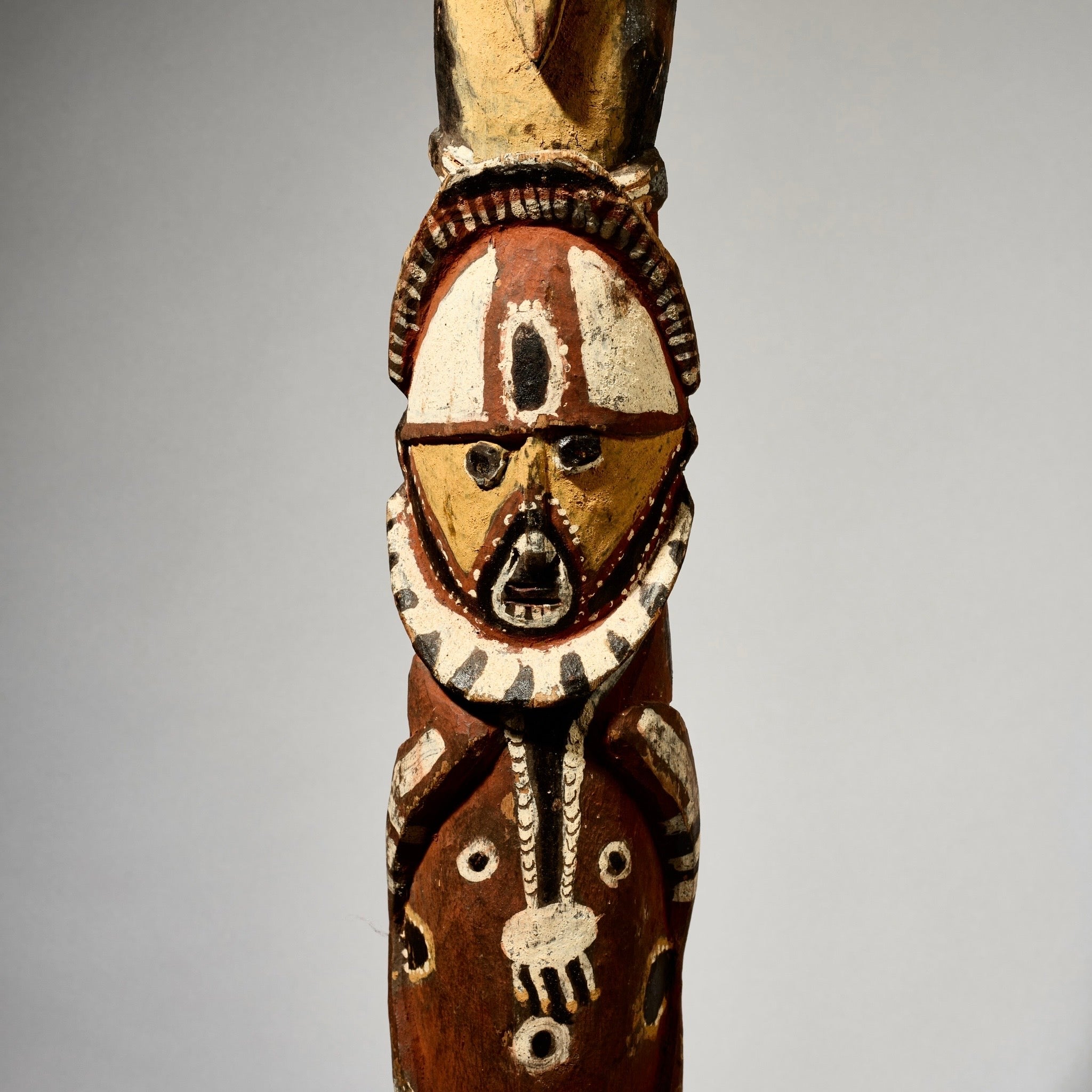 A SUPER ABELAM STATUE FROM PAPUA NEW GUINEA , PRETTY OCHRE PIGMENTS , TALL 85CM   ( No 5039)