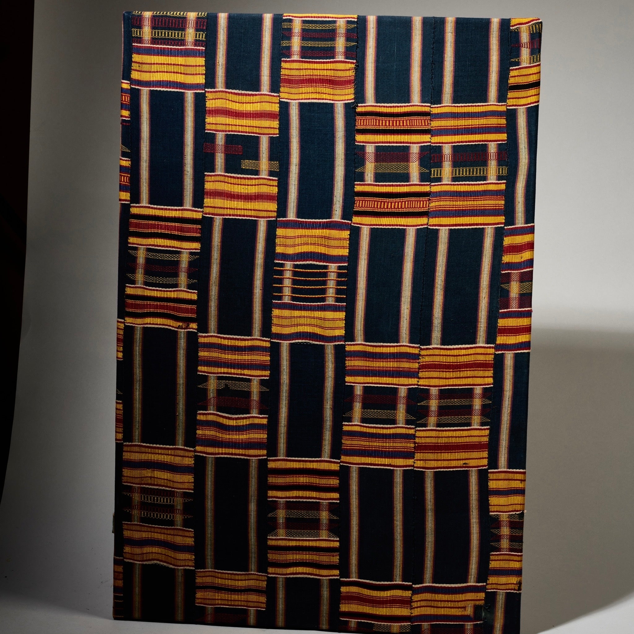 A BOLD MOUNTED CLOTH, EWE TRIBE GHANA ( No 5021 )