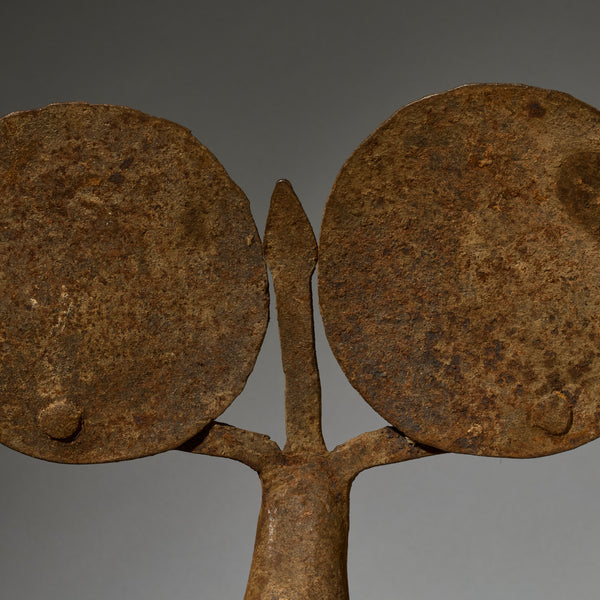 A DOUBLE SPIRAL IRON CURRENCY, KIRDI TRIBE W.AFRICA ( No 5084 )
