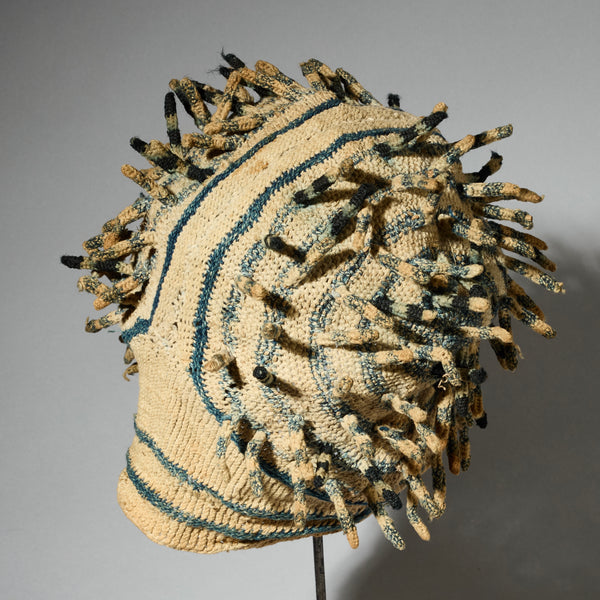 A SCULPTURAL FINGERLING HAT, BAMILEKE TRIBE CAMEROON W.AFRICA  ( No 5063)