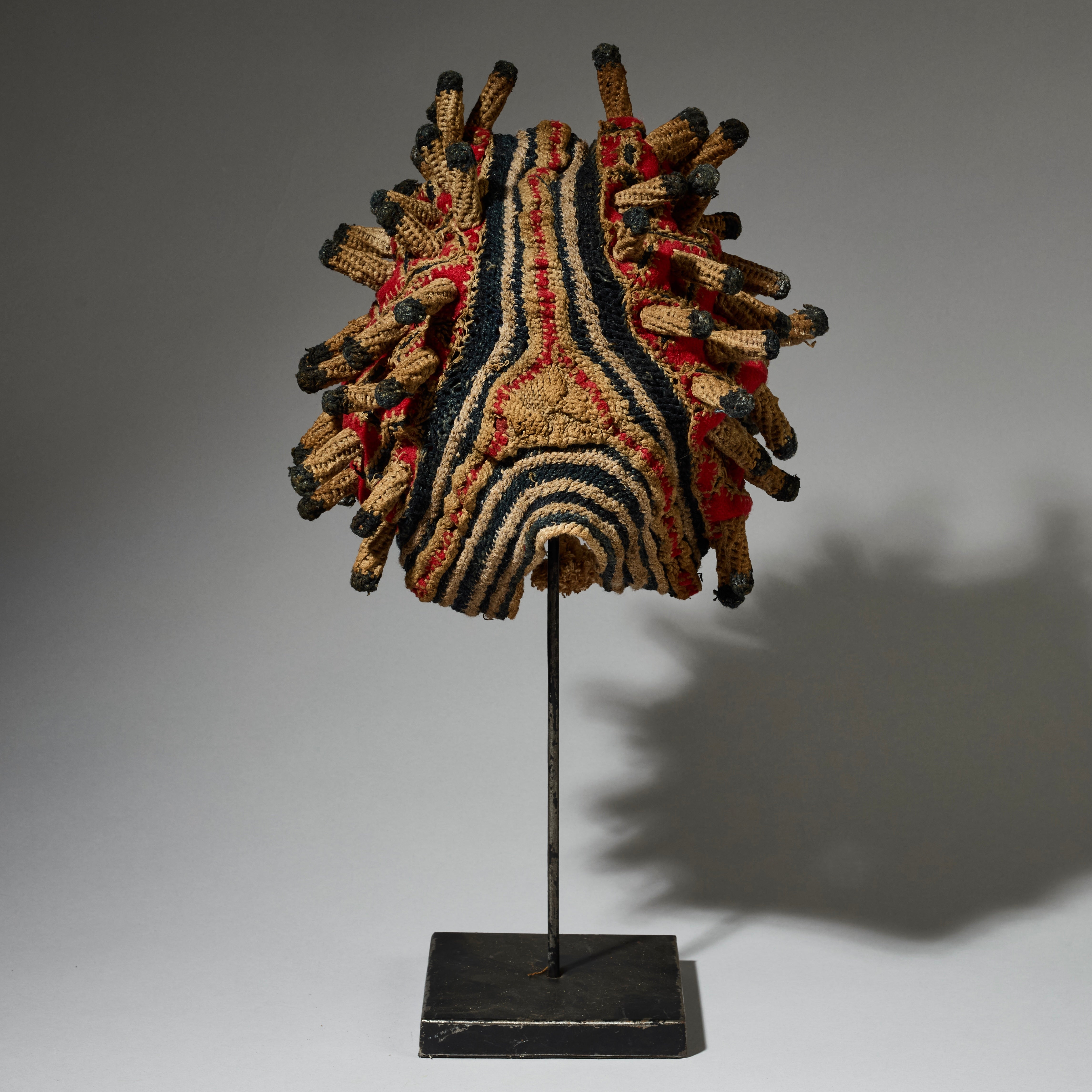 A FINGERLING HAT FROM THE BAMILEKE TRIBE OF CAMEROON W.AFRICA ( No 5061)