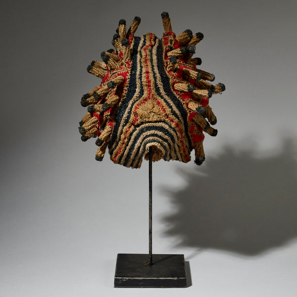 A FINGERLING HAT FROM THE BAMILEKE TRIBE OF CAMEROON W.AFRICA ( No 5061)